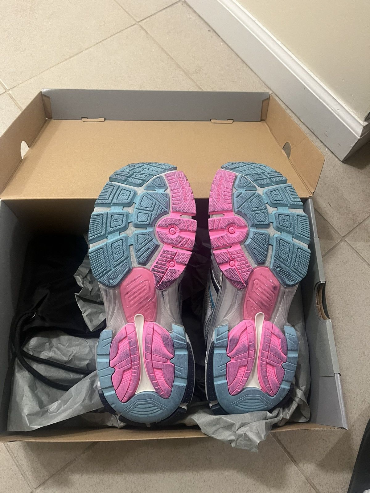 Balenciaga Balenciaga Runner Sz 42(9us) Size US 9 / EU 42 - 9 Thumbnail