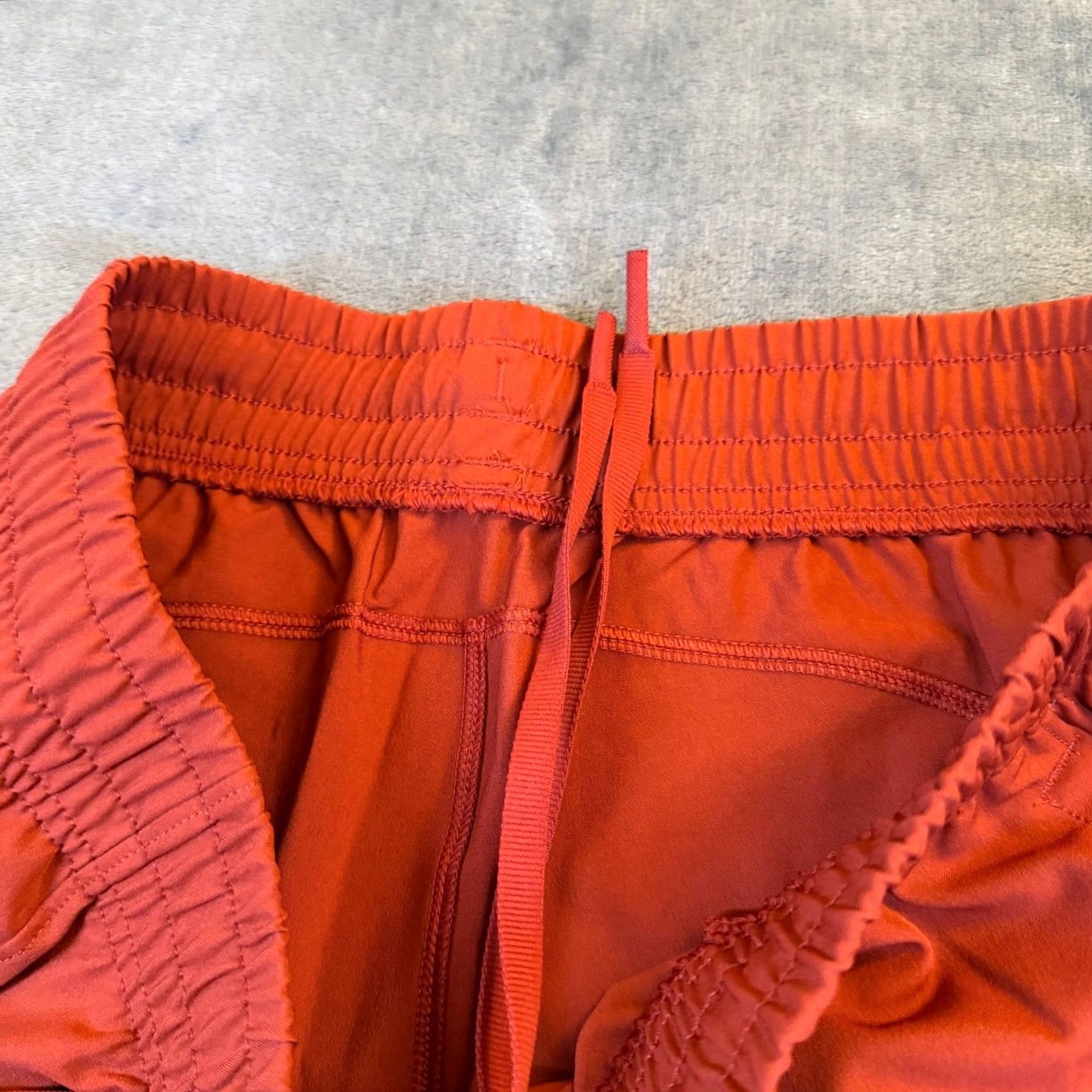 Under Armour Under Armour Unstoppable Hybrid Loose Fit Pants Red Womens L 34x25" NWT Jogger Activewear Casual Travel Size 24" / US 00 / IT 34 - 4 Thumbnail