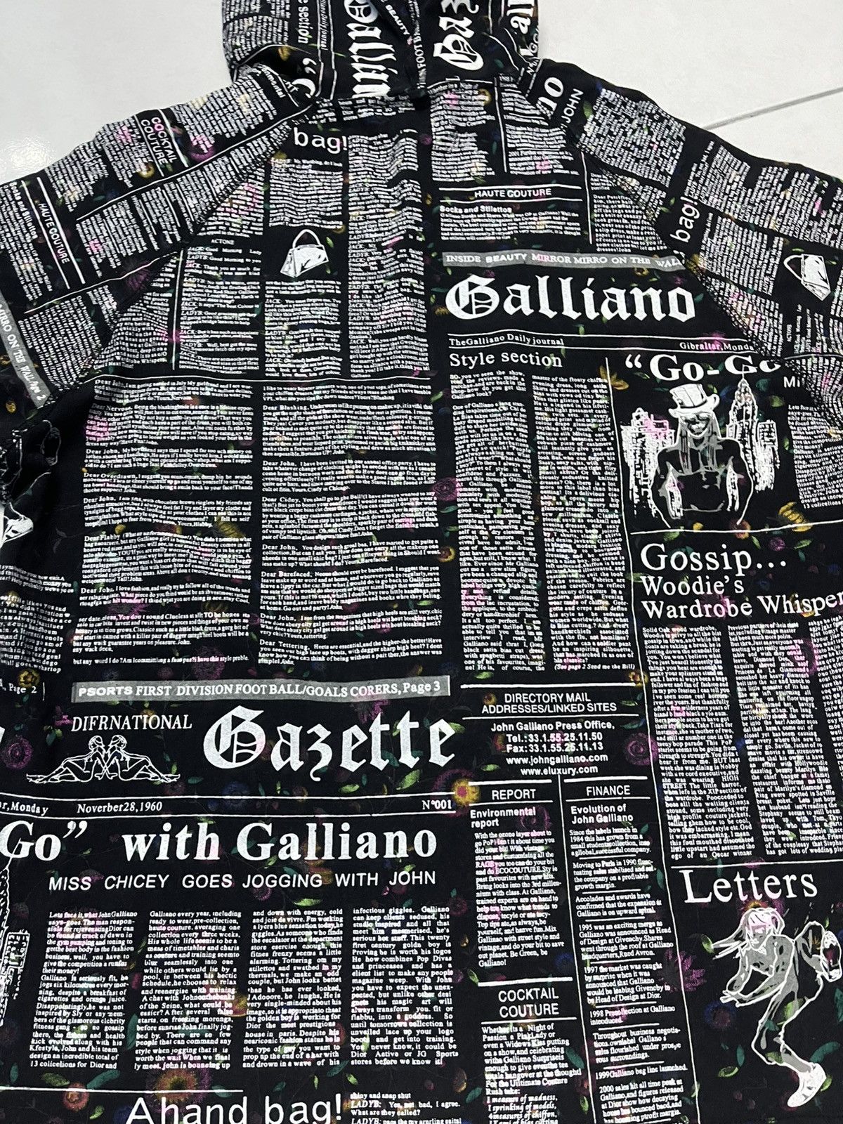 John Galliano VINTAGE JOHN GALLIANO GAZETTE NEWSPAPER PRINT VERY RARE Size US XL / EU 56 / 4 - 13 Thumbnail