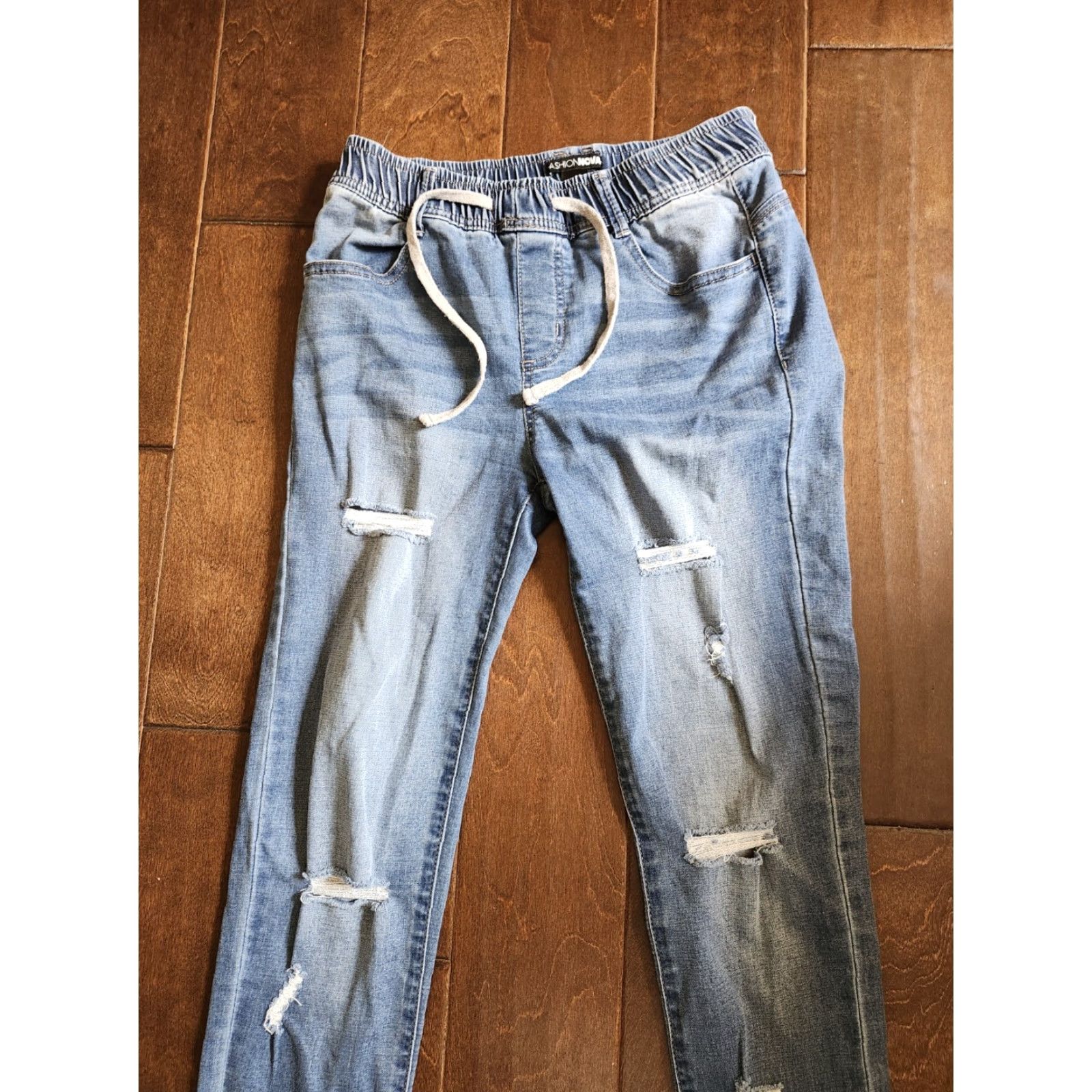 Fashion Nova VINTAGE? No. Fashion Nova Jogger Jeans Medium Blue Wash 7 Womens Jeans High Rise Distressed Elastic Waist Pull on Cotton Blend Denim Size 28" / US 6 / IT 42 - 4 Thumbnail
