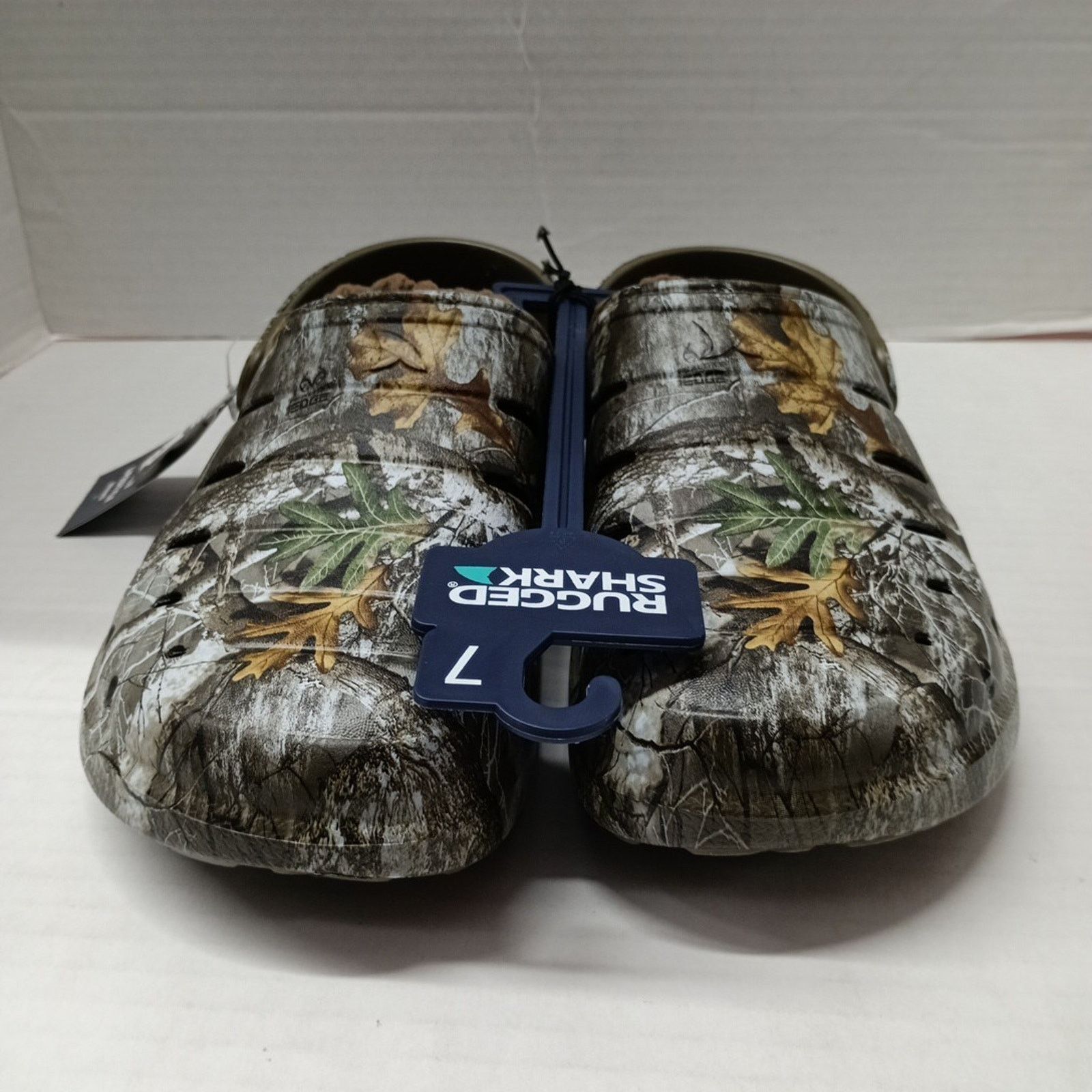 Other Rugged Shark RealTree Men's Size 7 Camo Lined Sherpa Clogs Size US 7 / EU 40 - 3 Thumbnail