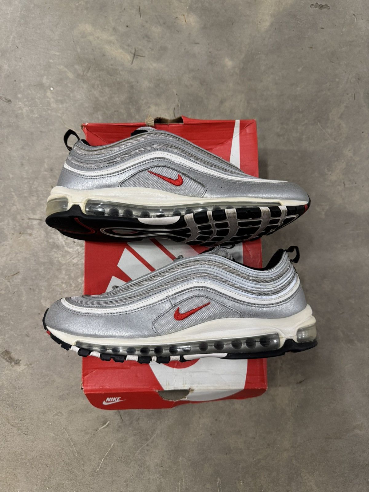 Nike Nike Air Max 97 OG Silver Bullet 2022 Size 12 Size US 12 / EU 45 - 2 Thumbnail