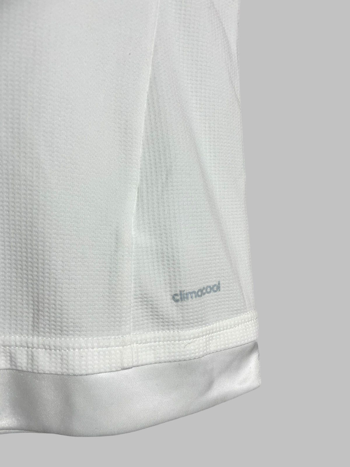 Adidas Real Madrid Adidas 2015/16 Home Football Shirt Size US M / EU 48-50 / 2 - 8 Thumbnail