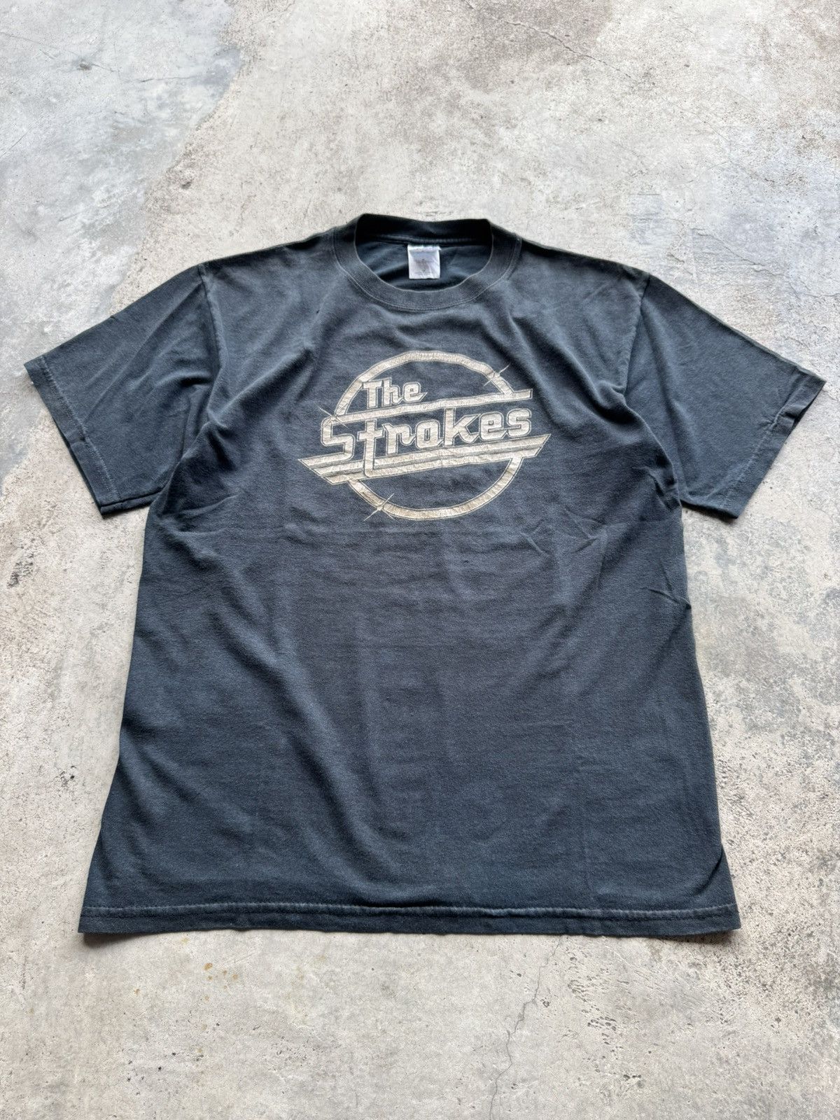 Band Tees × Vintage Vintage The Strokes Band Size US M / EU 48-50 / 2 - 2 Thumbnail