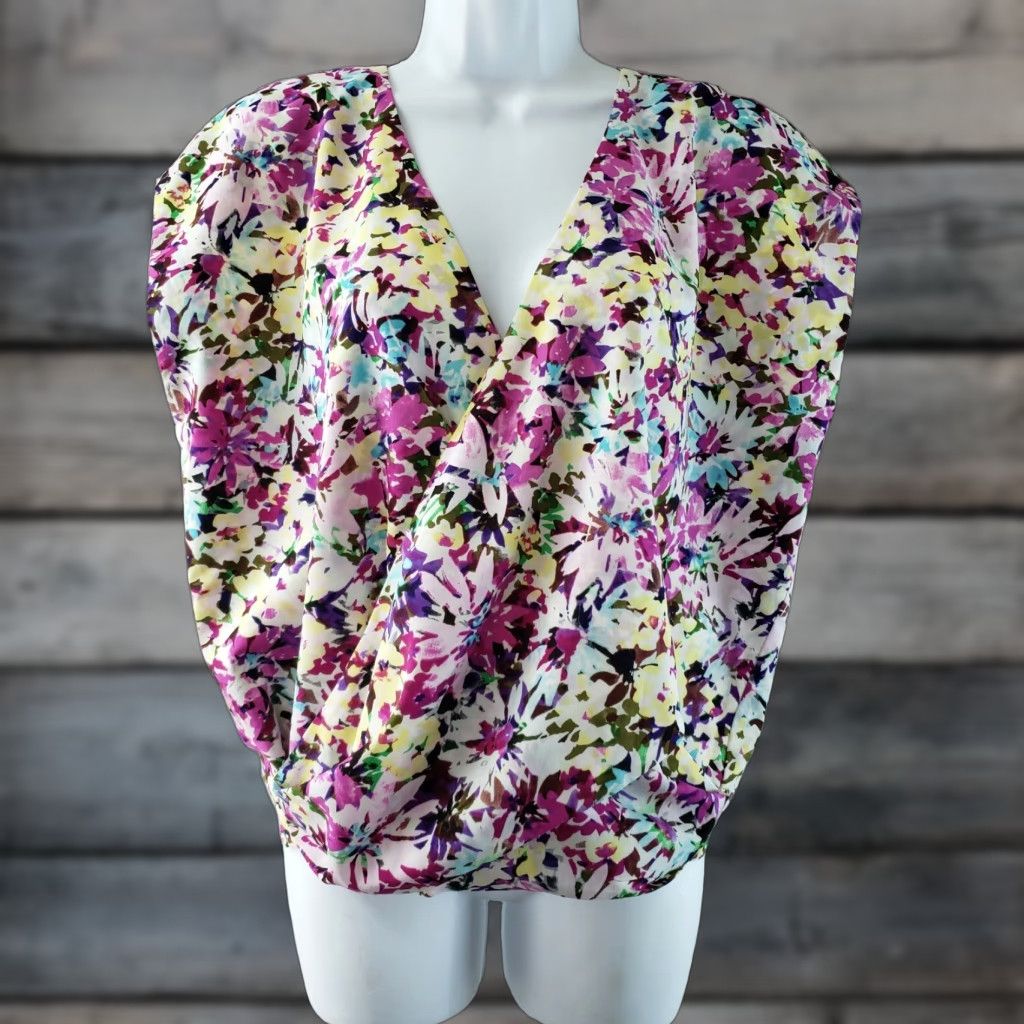 Vintage CAbi 5211 Womens Blouse Pink Yellow Floral V-Neck Medium M Shirt Womens Size M / US 6-8 / IT 42-44 - 1 Thumbnail
