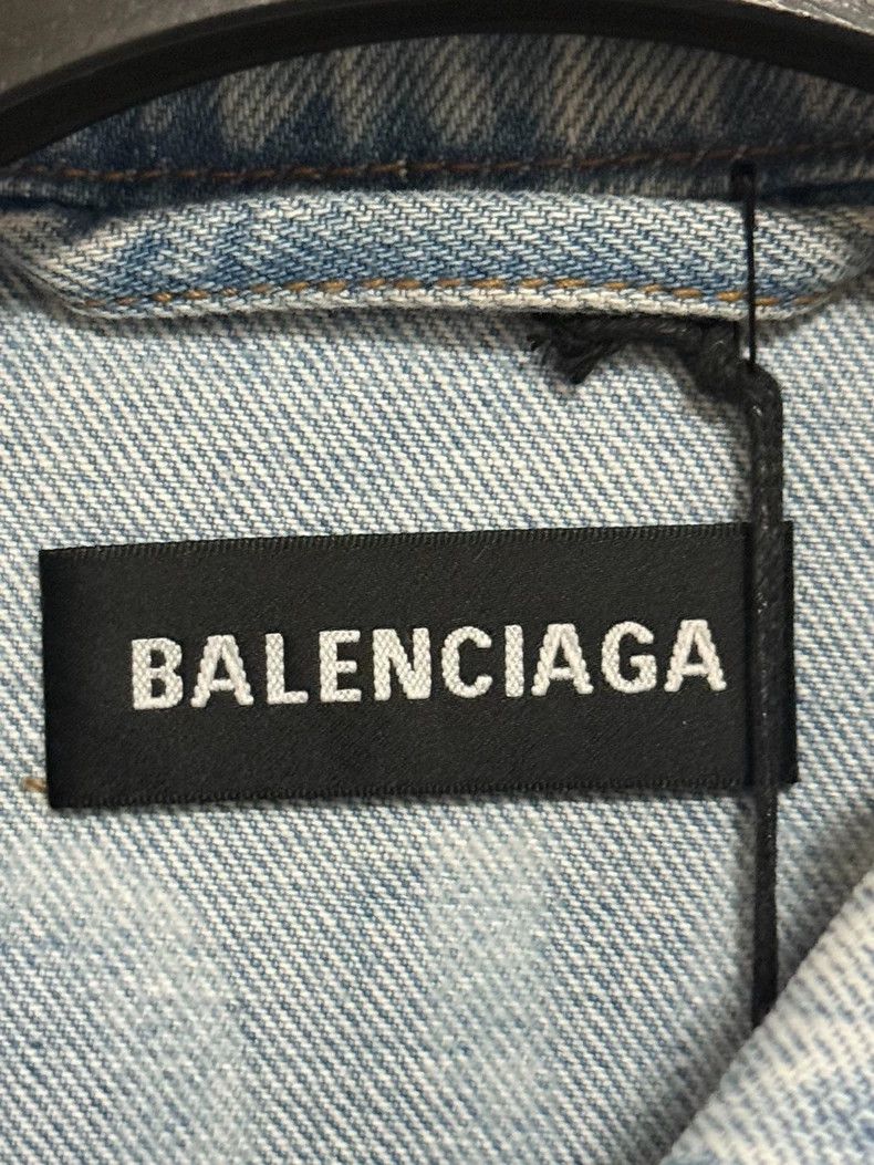 Balenciaga Balenciaga Washed blue back monogram logo denim jacket Size US S / EU 44-46 / 1 - 5 Thumbnail