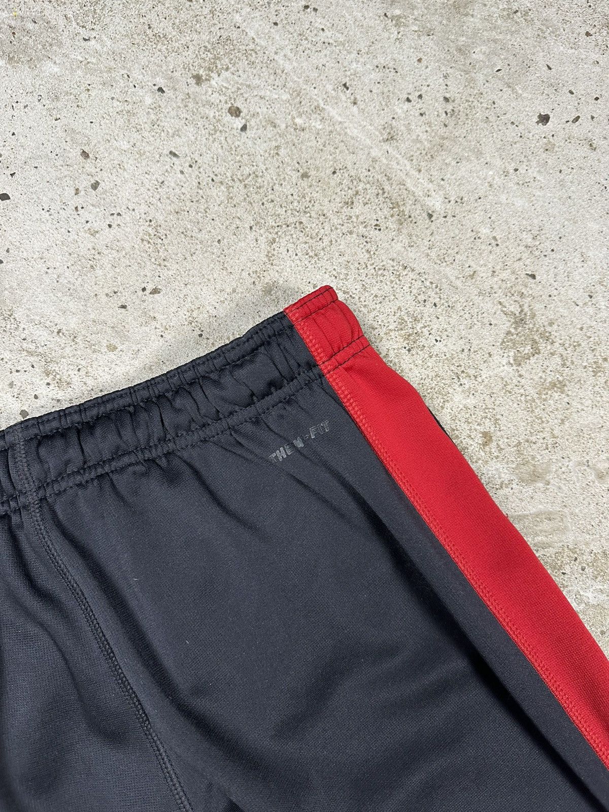 Nike ‼️ Vintage y2k Nike Black Track Pants Swoosh Therma Fit Strip Size US 32 / EU 48 - 11 Thumbnail