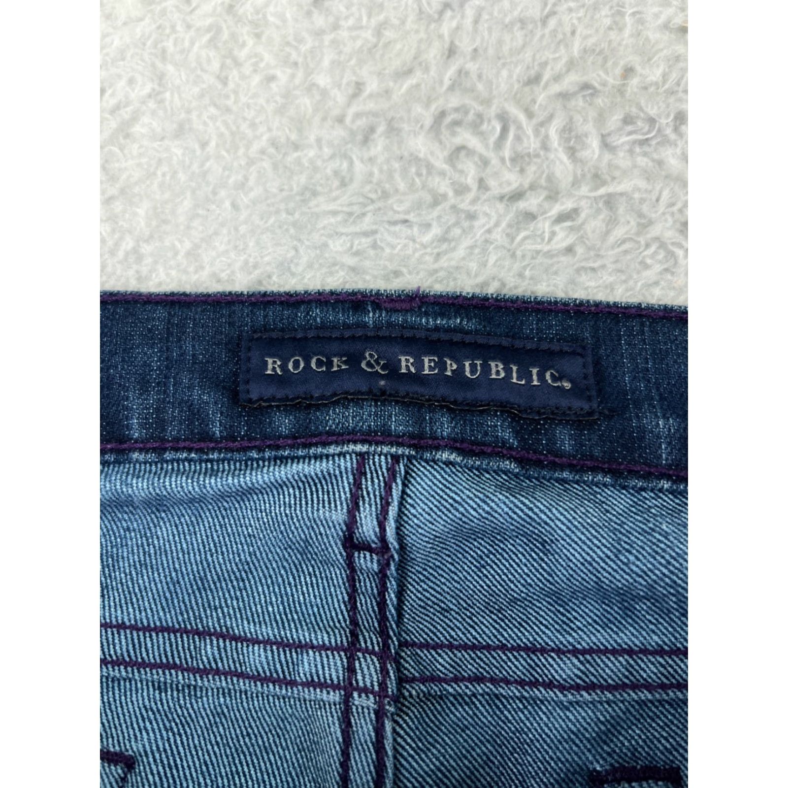 Vintage Rock & Republic Jeans Women 31 Blue Denim Bootcut Embroidered Dark Wash Low Rise Size 24" / US 00 / IT 34 - 3 Thumbnail