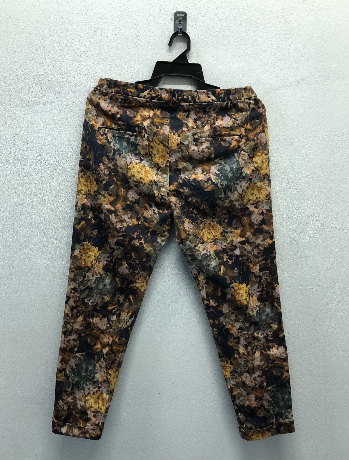 Journal Standard Journal Standard L'essage Floral Tapered Pants Made in Japan Size 30" / US 8 / IT 44 - 2 Thumbnail