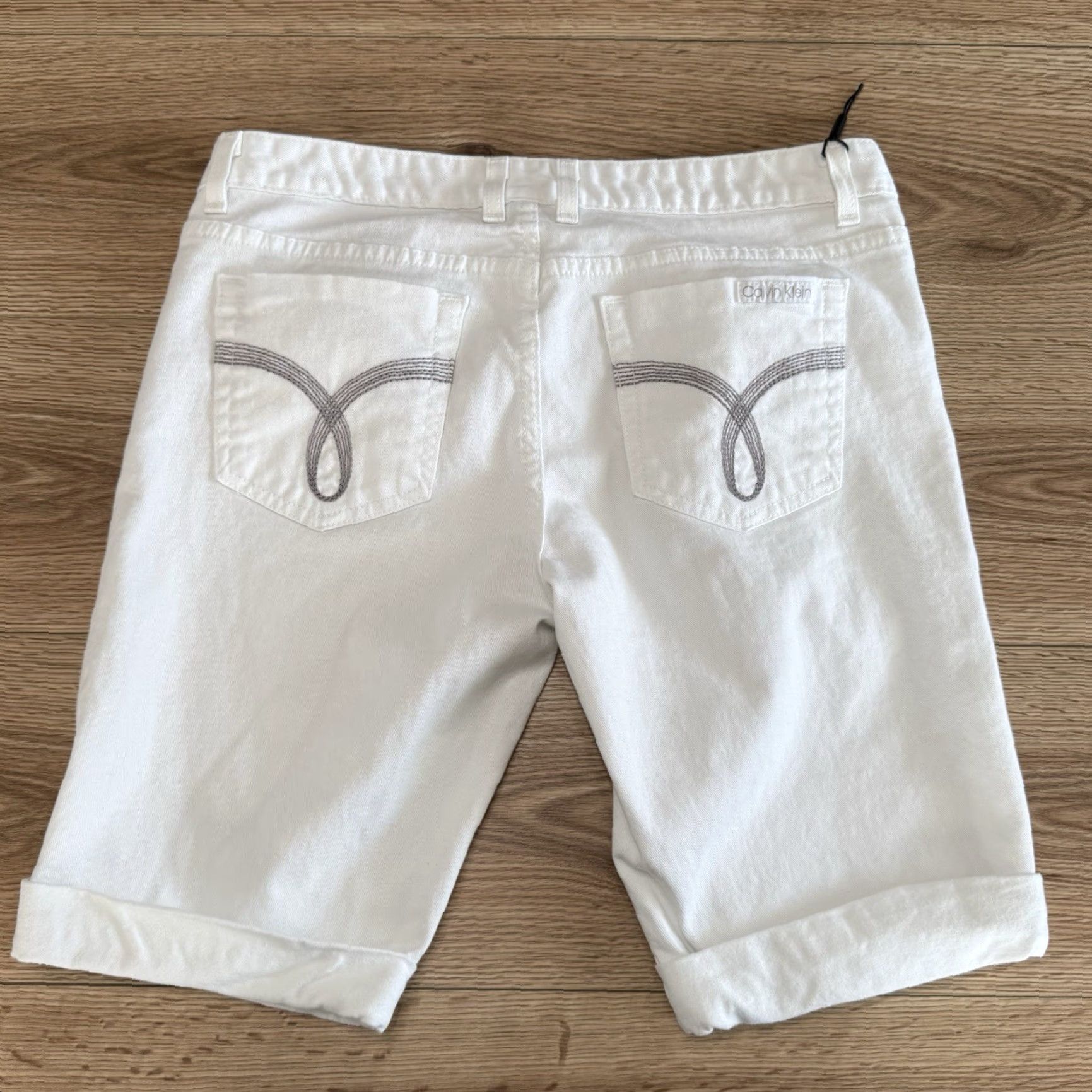 Calvin Klein CALVIN KLEIN VINTAGE White Bermuda Shorts Size 30 Cuffed Women's Size 30" / US 8 / IT 44 - 7 Thumbnail