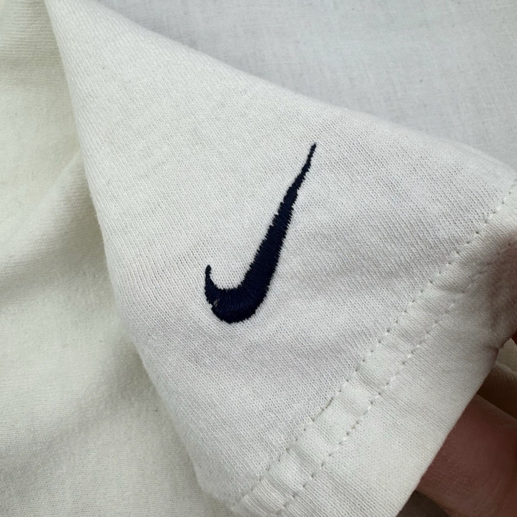Nike Vintage Nike T Shirt Adult Large White Small Patch Center Script 90s White Tag Size US L / EU 52-54 / 3 - 4 Thumbnail