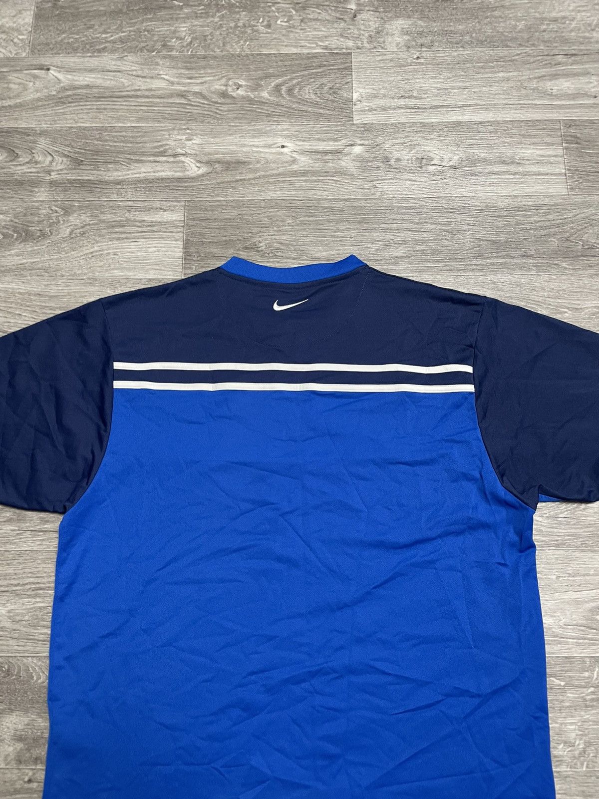 Nike Vintage Nike T90 Central Swoosh Logo Soccer Football T-Shirt Size US XL / EU 56 / 4 - 12 Thumbnail