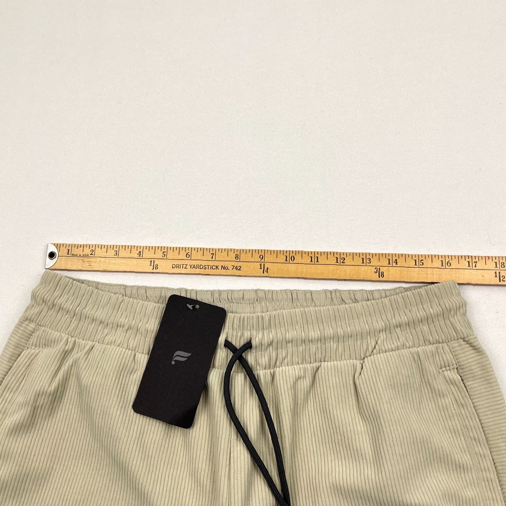 Fabletics Fabletics Mens Pants Cord Club Beig 30" L x 30" Soft Corduroy Athleisure New Regular Tapered Pockets Elastic Waist 100% Polyester Size US 33 - 4 Thumbnail