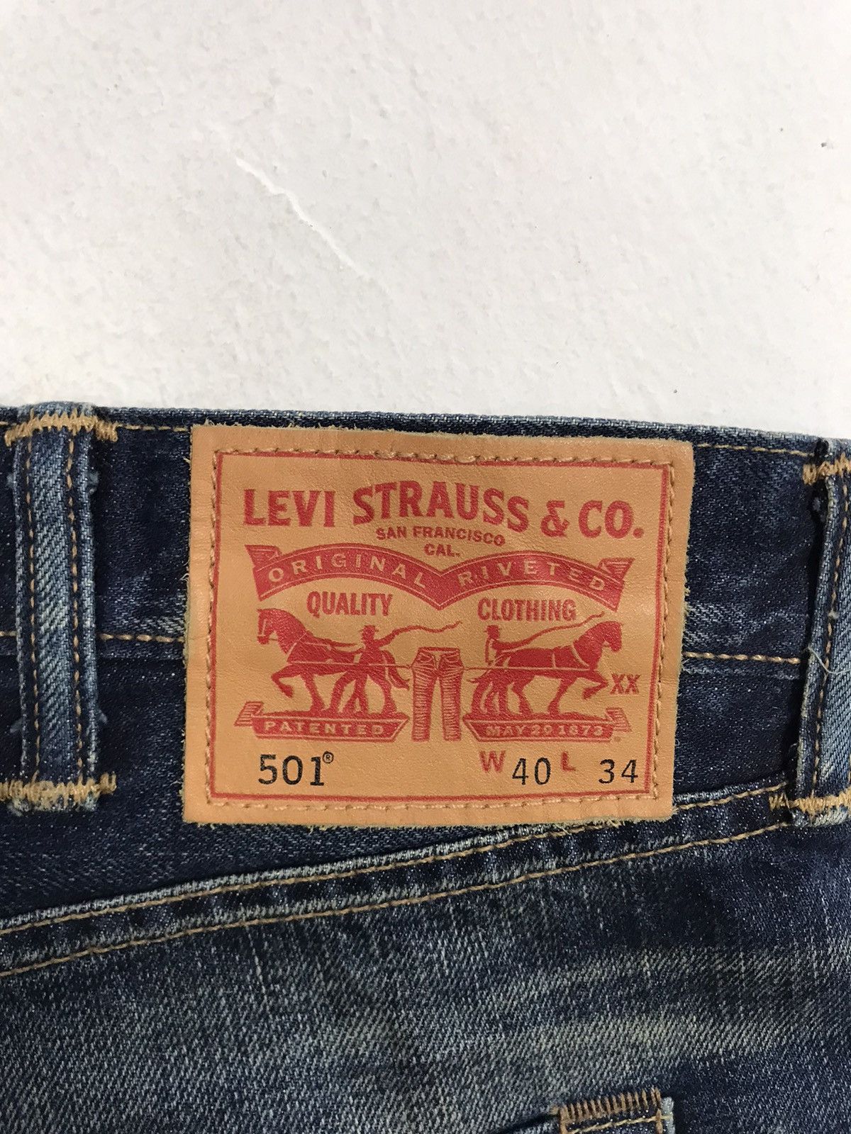 Levi's Vintage Clothing Levi's Lot 501 Button Fly Natural Faded Whisker Denim Jeans Size US 40 / EU 56 - 9 Thumbnail
