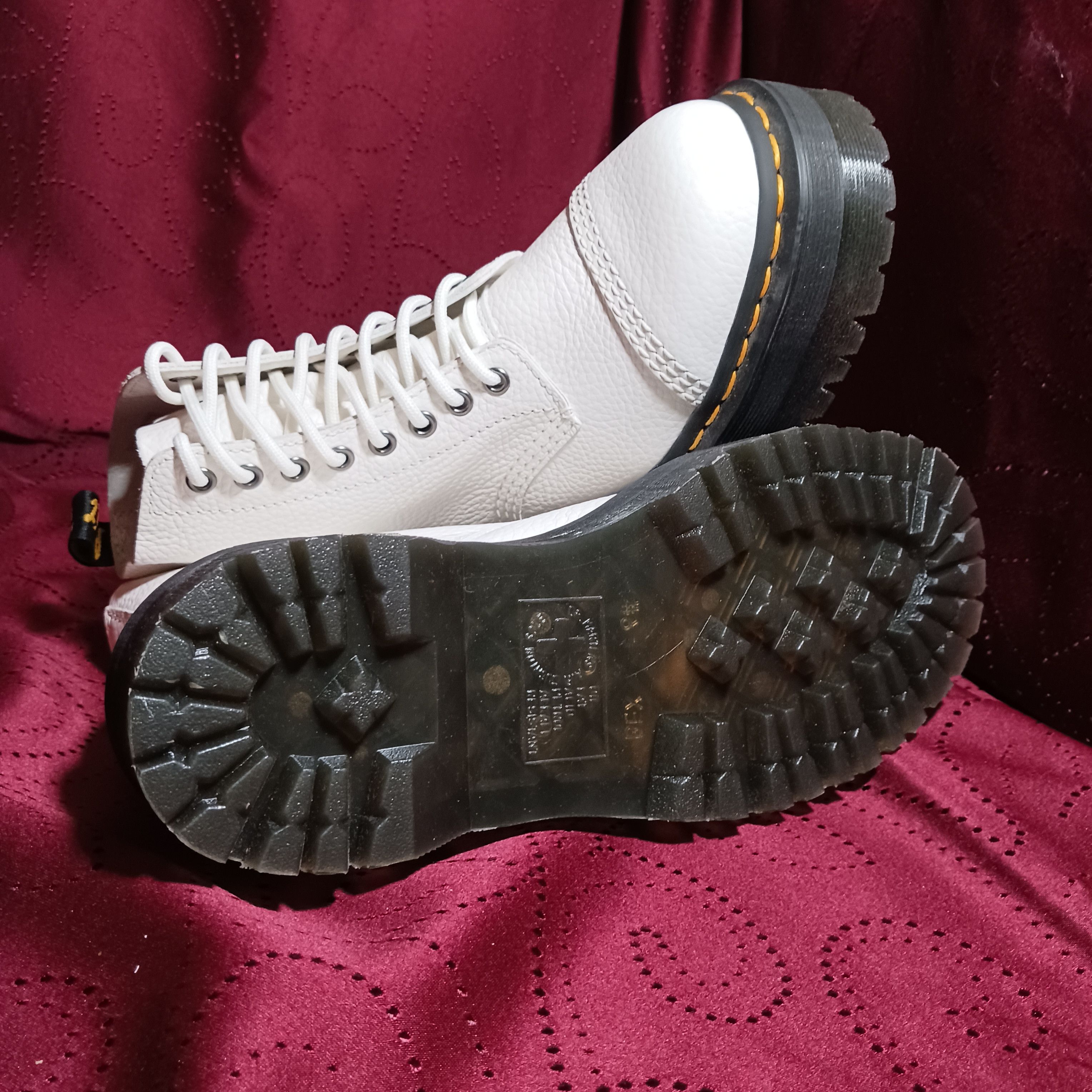 Dr. Martens Dr. Martens White Sinclair Boots W8 Size US 8 / IT 38 - 10 Thumbnail