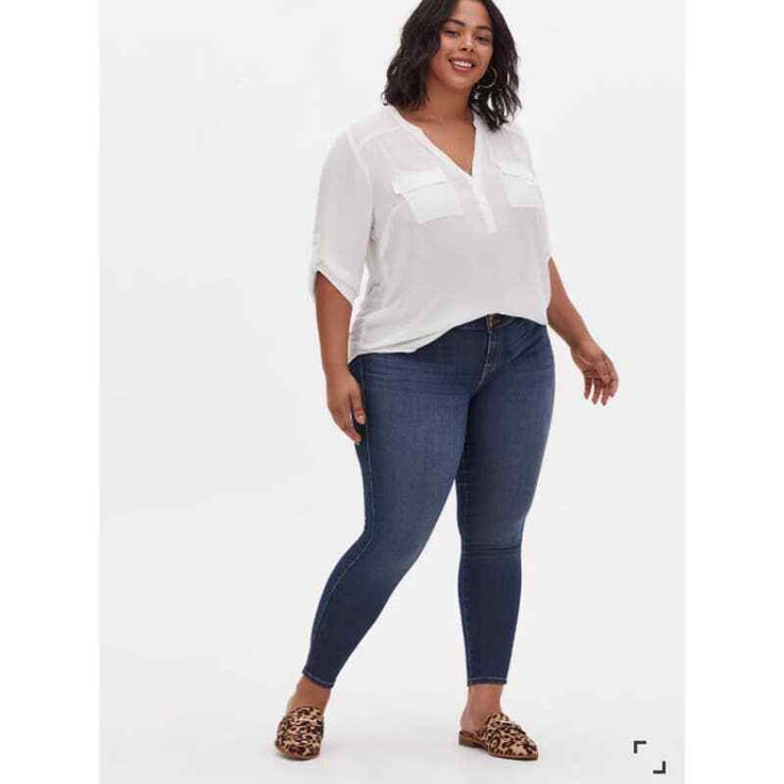 Torrid TORRID 26S SUPER STRETCH MEDIUM WASH JEGGINGS NWT Size 40" / US 18 - 3 Thumbnail