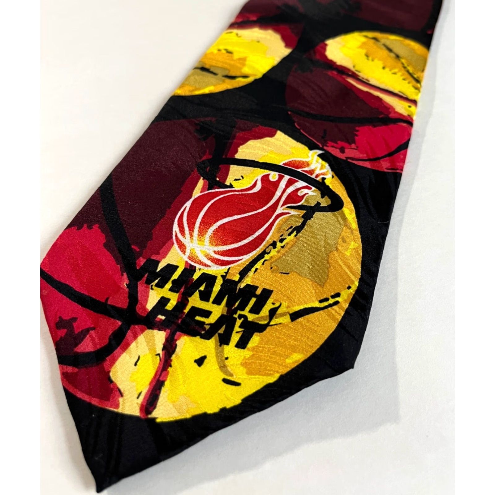NBA VINTAGE NWT Miami Heat Silk Tie RM Sport Ralph Marlin Made in USA Size ONE SIZE - 4 Thumbnail
