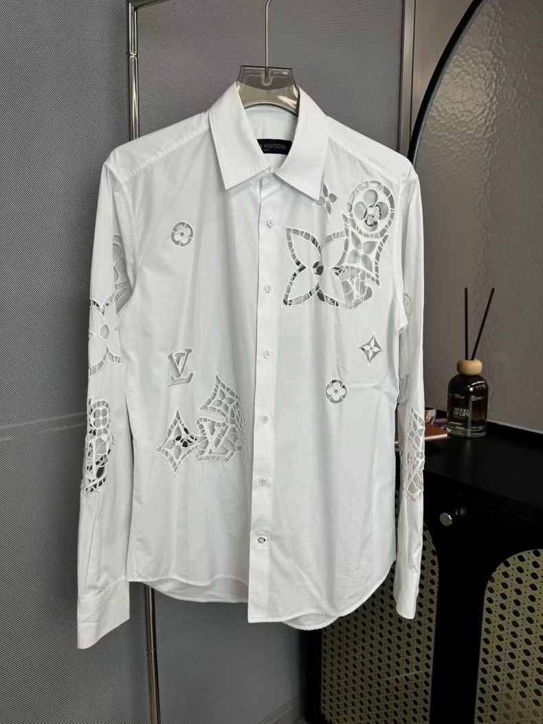 Louis Vuitton Louis Vuitton Show style white hollowed-out three-flower w Size US M / EU 48-50 / 2 - 1 Thumbnail