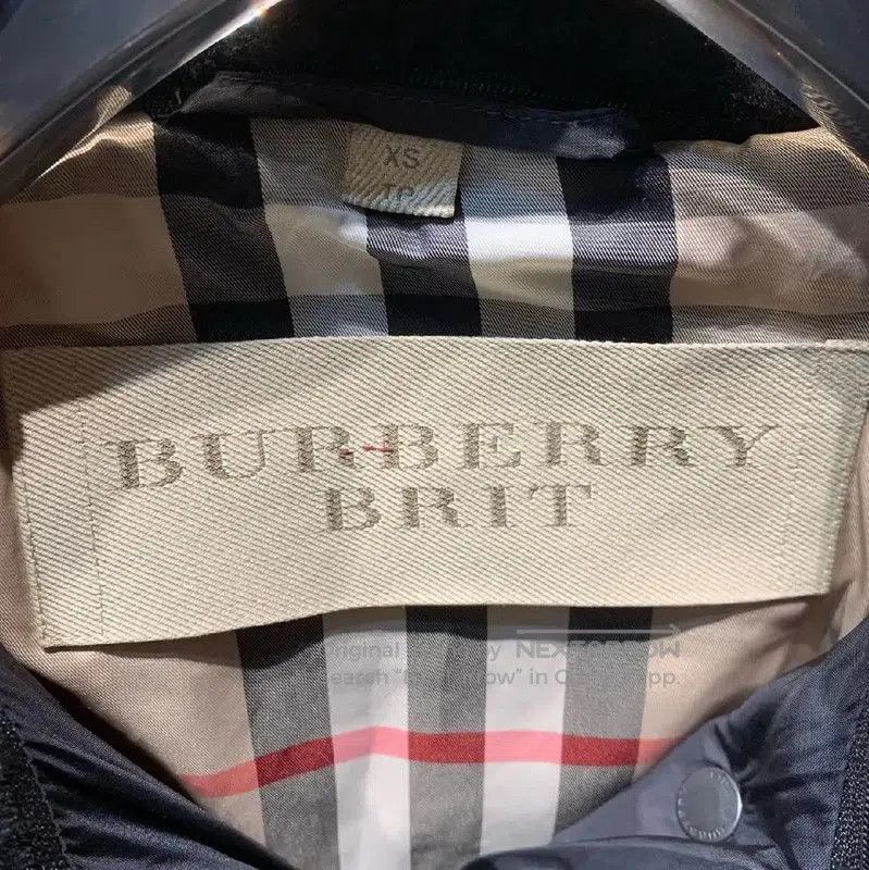 Burberry Burberry Women's Black Nylon Down Jacket. Size XS / US 0-2 / IT 36-38 - 7 Thumbnail