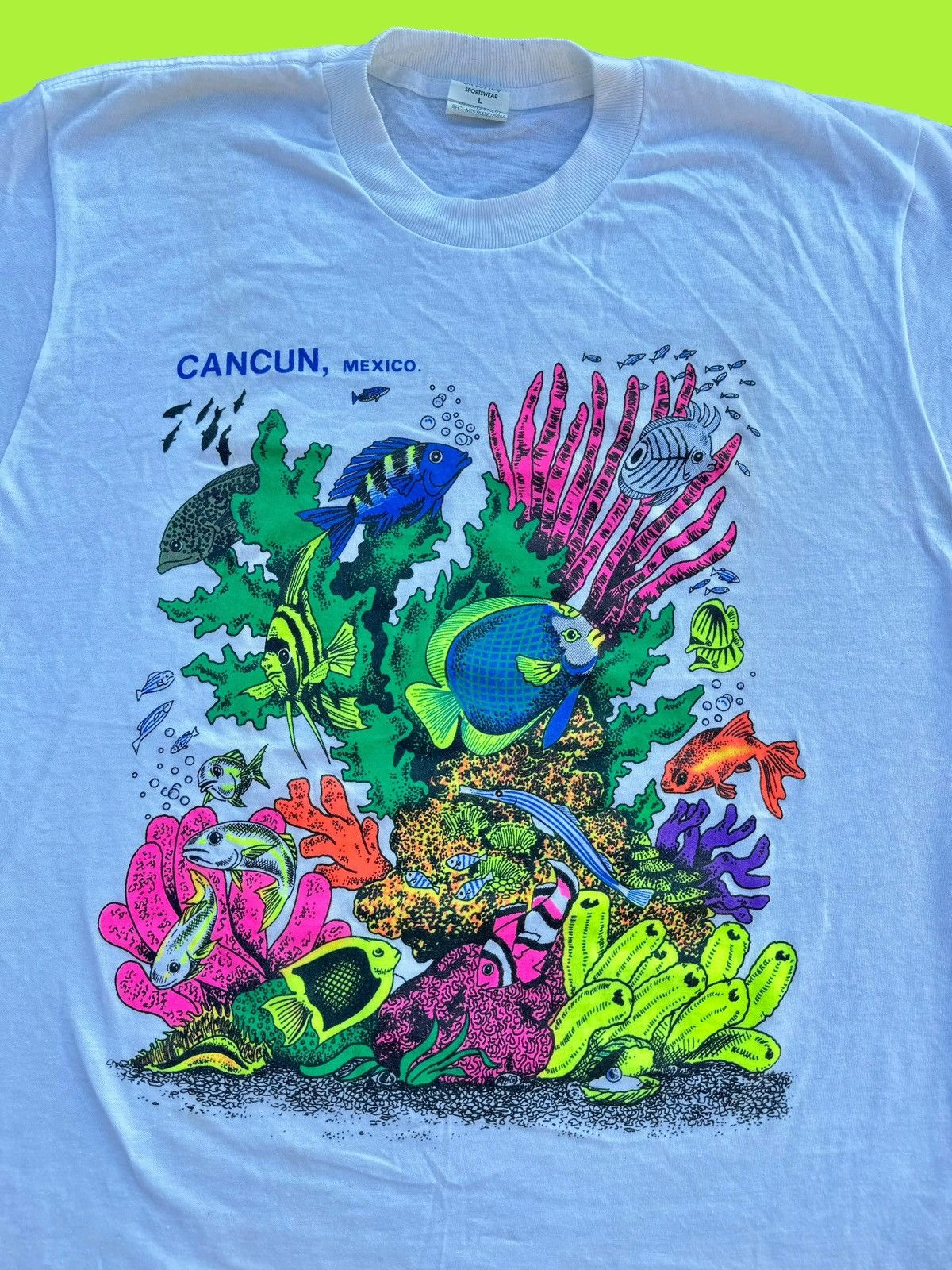 Vintage 1990’s Vintage Neon Fish Retro Cancun Mexico T-Shirt Size US L / EU 52-54 / 3 - 1 Thumbnail