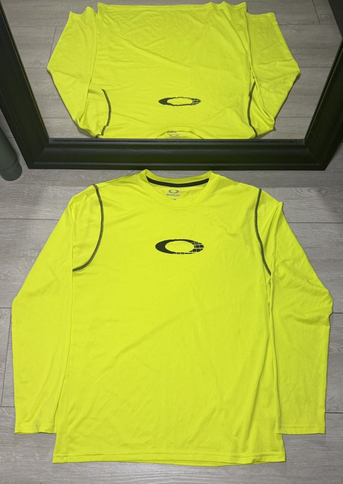 Oakley Y2K 2000s Oakley Center Logo Long Sleeve Shirt Size US M / EU 48-50 / 2 - 1 Thumbnail