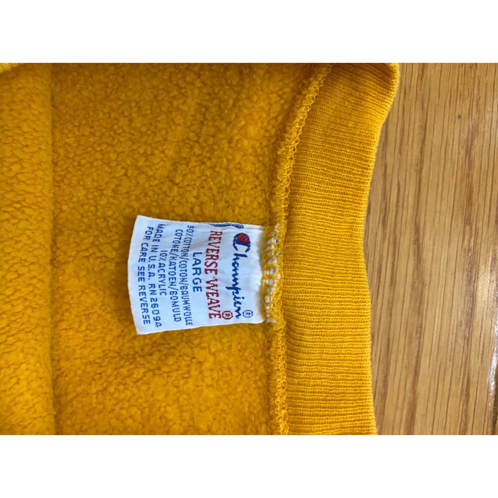 Champion VINTAGE Champion Sweatshirt Mens L Crewneck Yellow Size US L / EU 52-54 / 3 - 3 Thumbnail