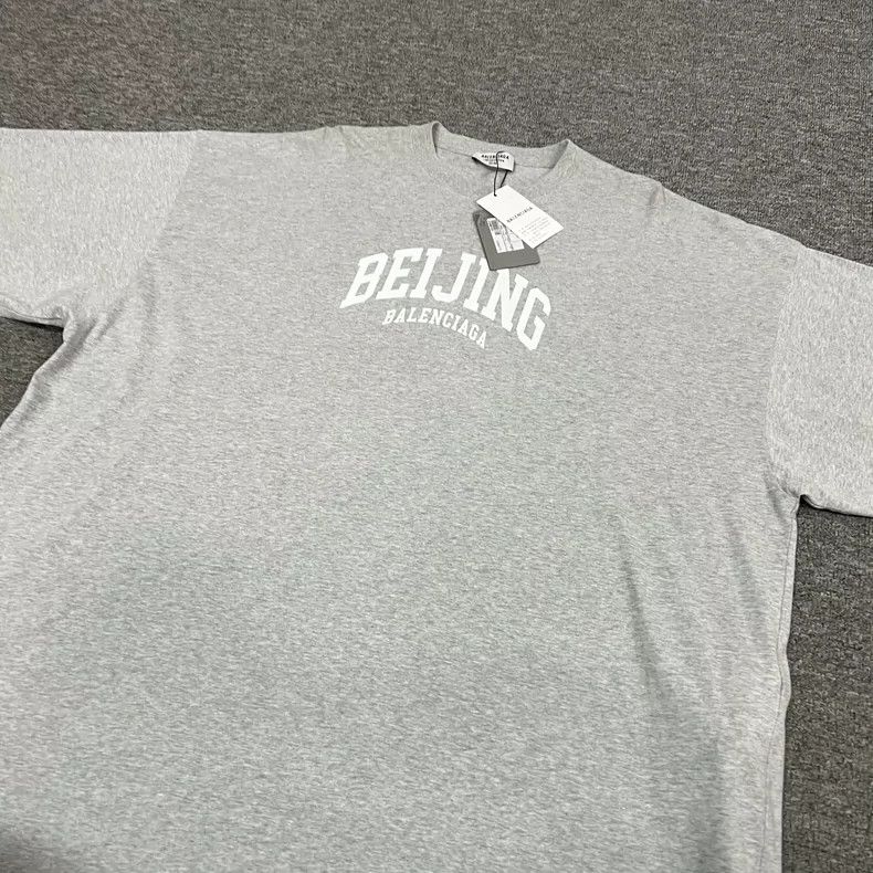 Balenciaga Balenciaga Short - sleeved t - shirt Size US XL / EU 56 / 4 - 3 Thumbnail