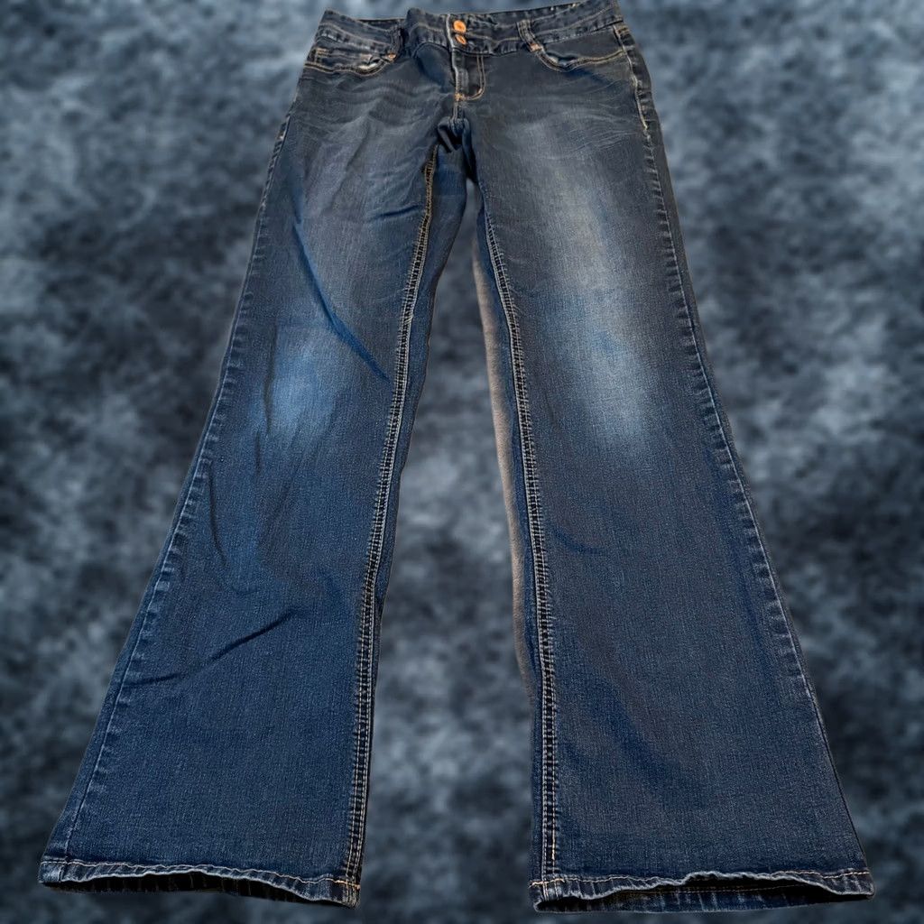 Vintage Maurices Bootcut Jeans Womens 7/8 Denim Dark Wash 30x32 Stretch 5-Pocket Regular 75% Cotton 23% Polyester 2% Spandex Blue Size 30" / US 8 / IT 44 - 1 Thumbnail