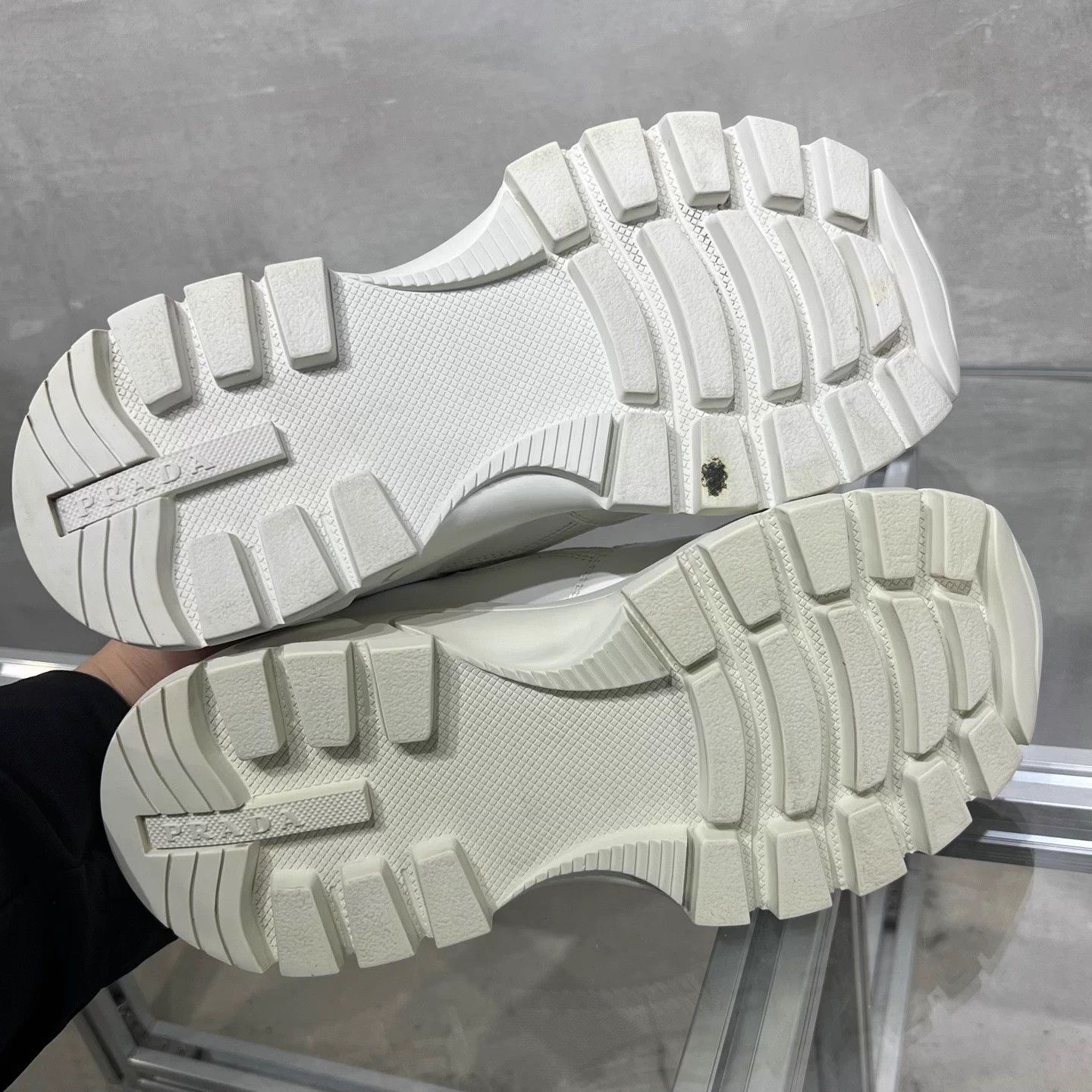 Prada Prada platform dad shoe white 38 Size US 7 / IT 37 - 7 Thumbnail