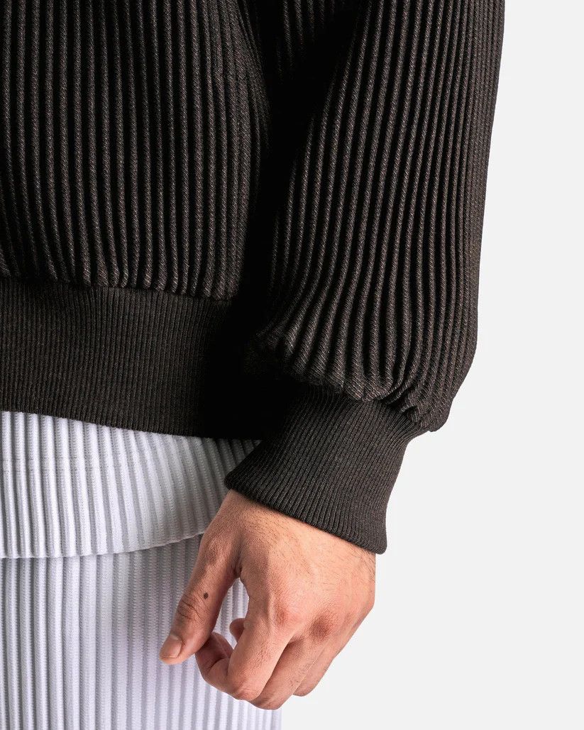 Homme Plisse Issey Miyake o1s1v1r1oon0925 Kersey Pleats Bomber Jacket in Black Size US XL / EU 56 / 4 - 7 Thumbnail