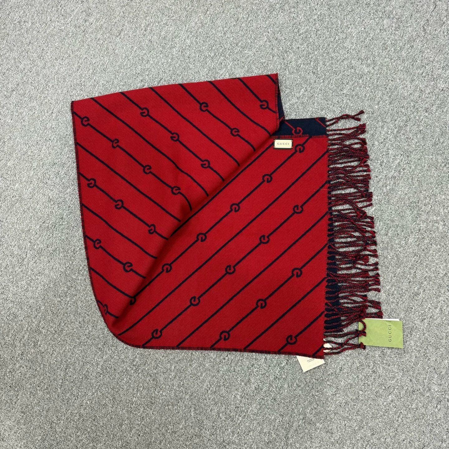 Gucci Gucci red blue reversible fringe scarf unused with tags Size ONE SIZE - 3 Thumbnail