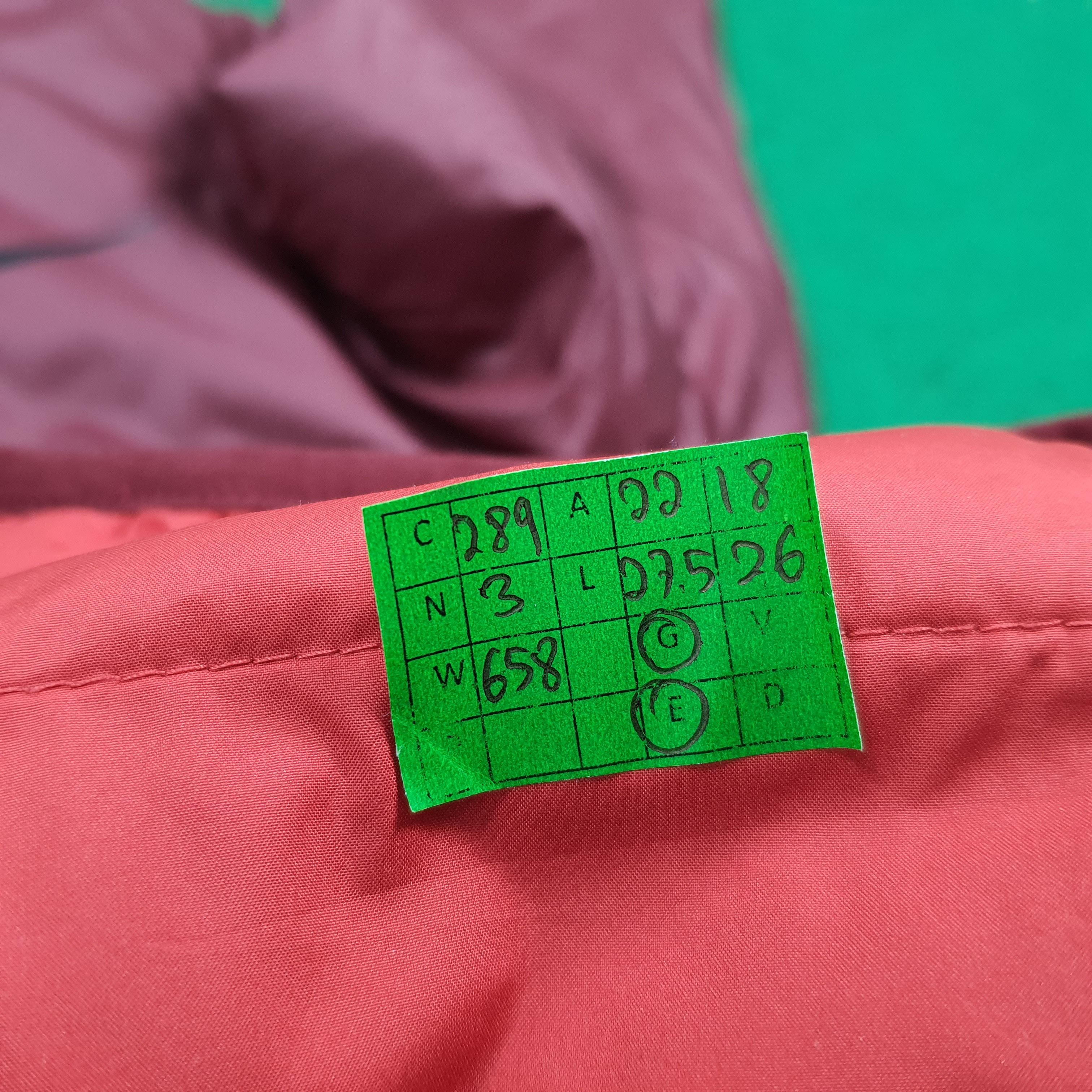 Nike Vintage Nike Reversible Full Zipper Puffer Jacket C289N3 Size US M / EU 48-50 / 2 - 14 Thumbnail