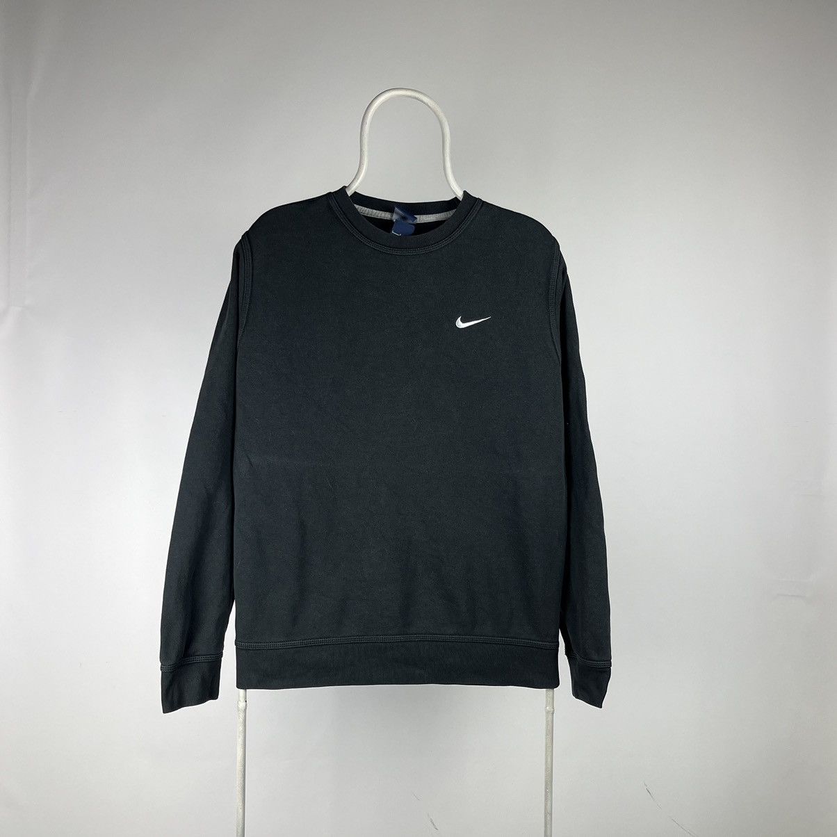 Nike Nike sweatshirt swoosh y2k vintage size Large Size US L / EU 52-54 / 3 - 1 Thumbnail