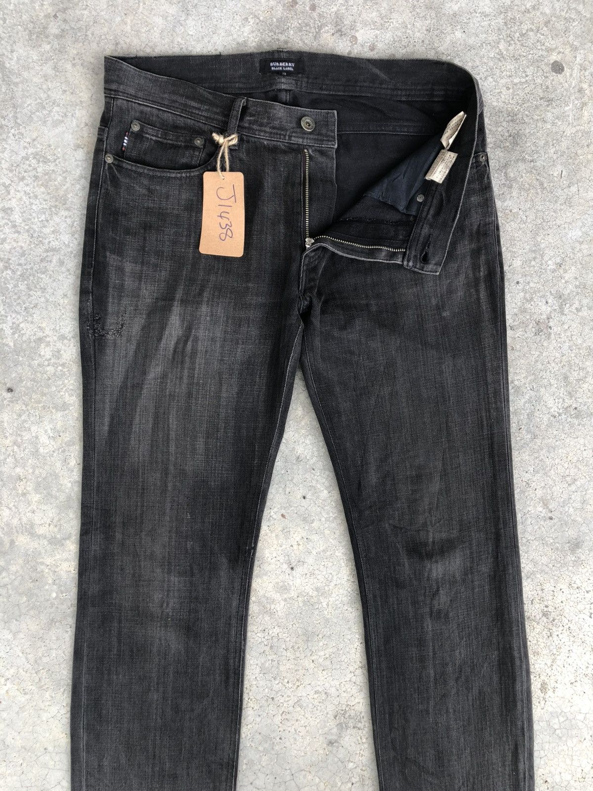 Burberry Burberry Black Label Embroidered Logo Distressed Jeans Slim Size US 31 - 3 Thumbnail