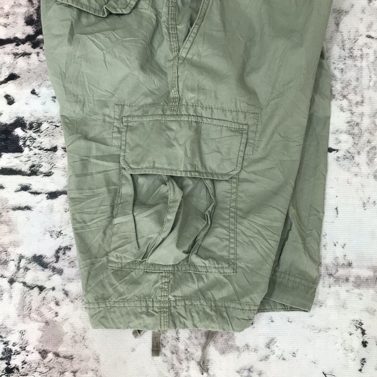 Japanese Brand × Uniqlo Uniqlo Cargo Short Pants Size US 34 / EU 50 - 10 Thumbnail