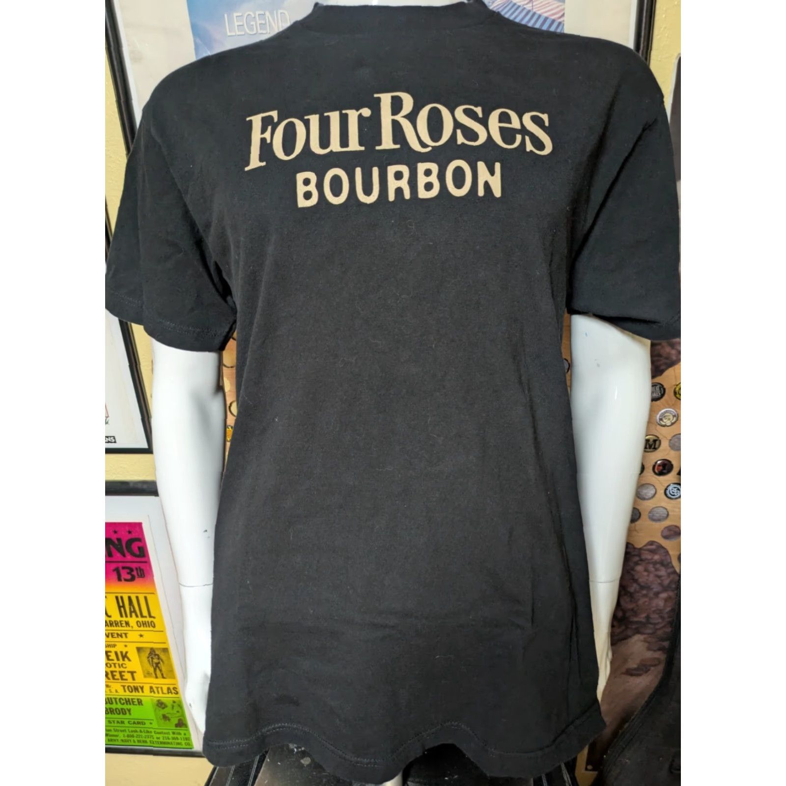 Vintage Four Roses Bourbon T Shirt Large Kentucky Whiskey Nice Size US L / EU 52-54 / 3 - 2 Thumbnail
