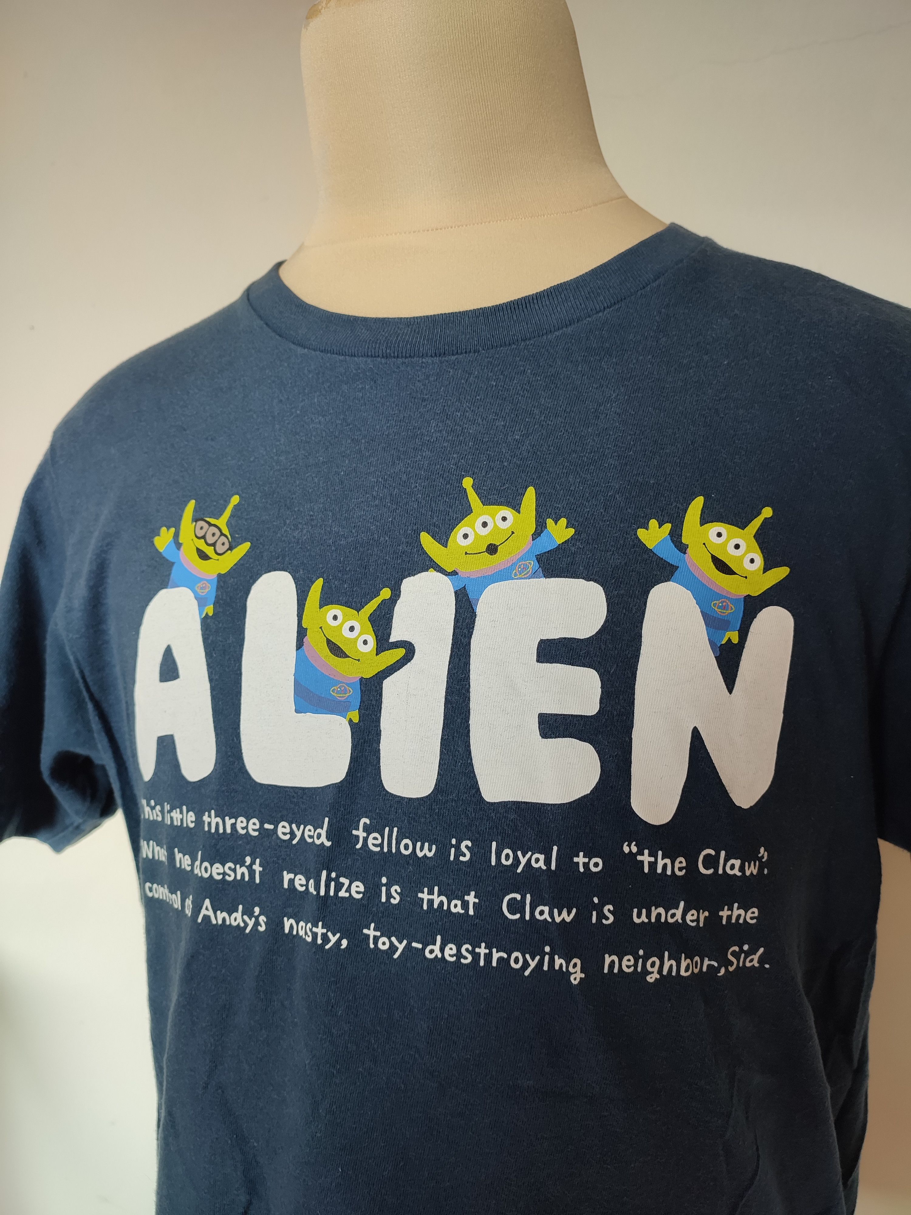 Disney RARE UNIQLO X PIXAR ALIEN TEE Size US M / EU 48-50 / 2 - 3 Thumbnail