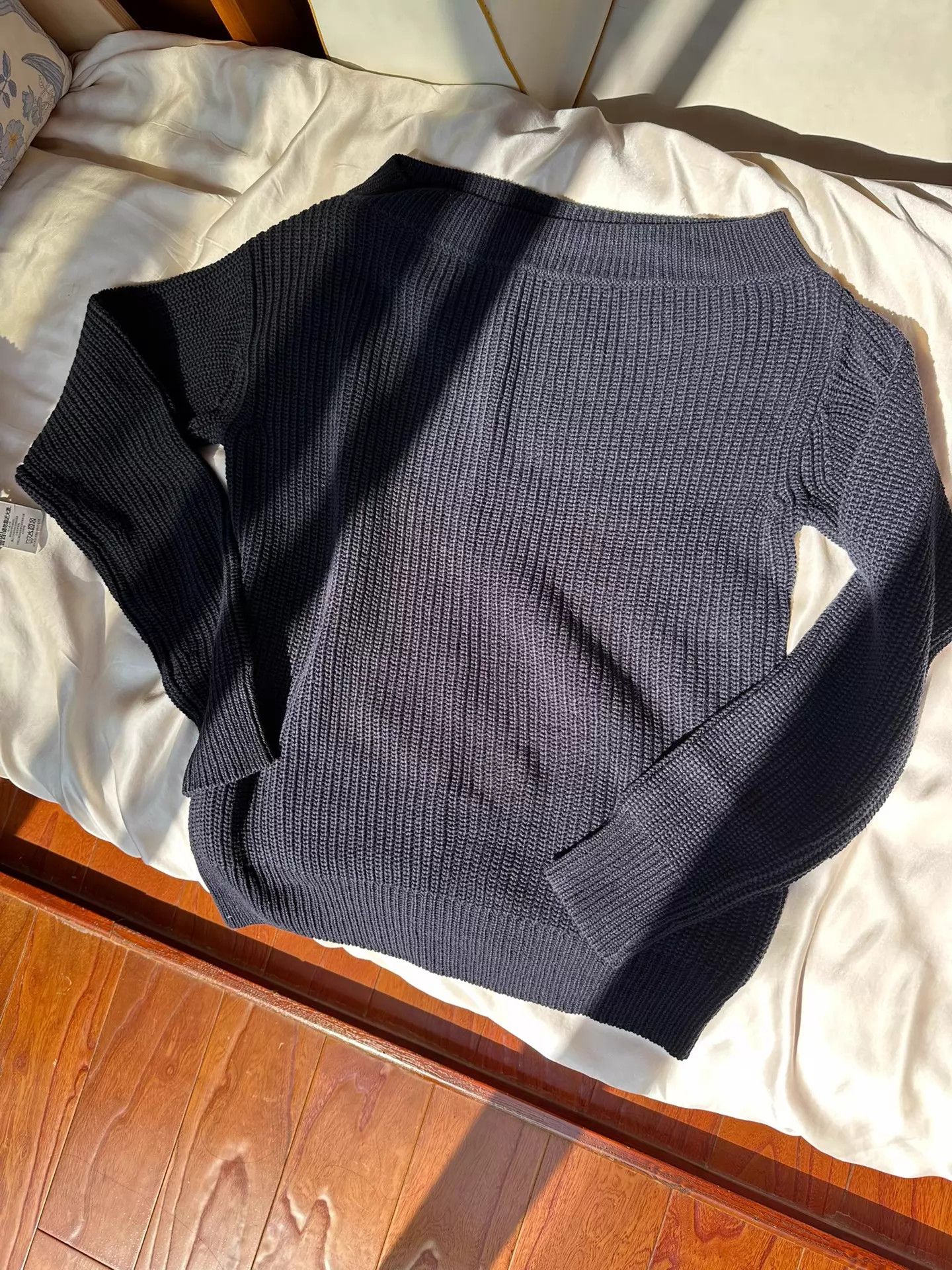 Dries Van Noten Dries Van Noten Off-Shoulder Voluminous Knit Sweater S Size S / US 4 / IT 40 - 3 Thumbnail