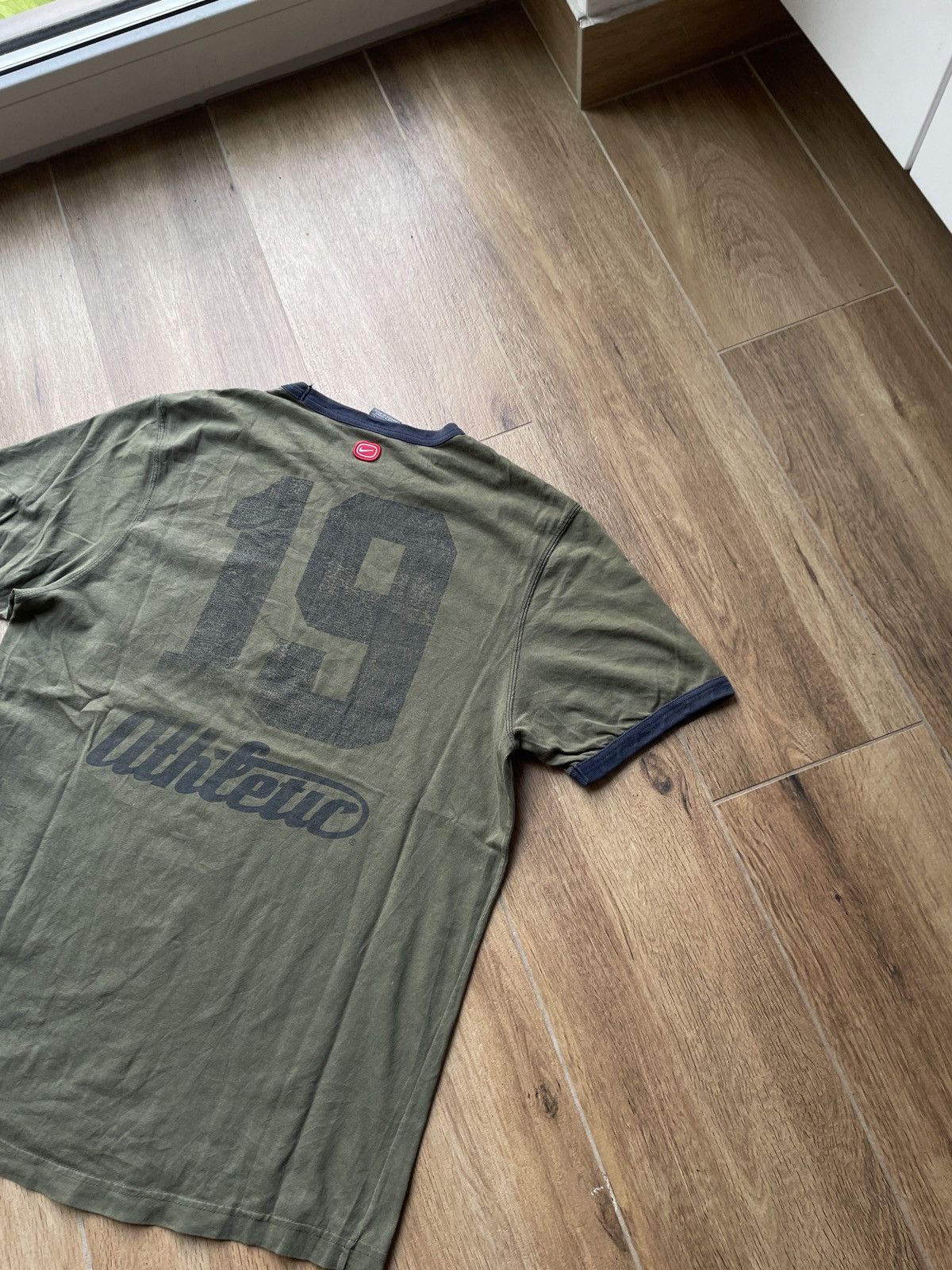 Nike Nike Vintage T-Shirt Big Logo #71 Japanese Avant Garde Y2K Size US M / EU 48-50 / 2 - 6 Thumbnail