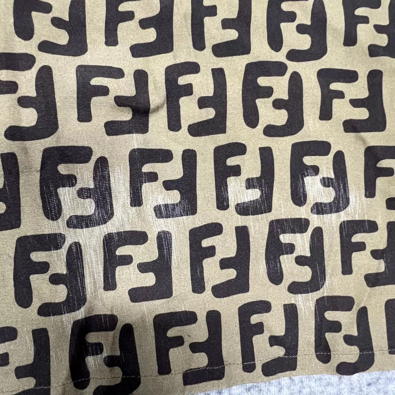 Fendi Fendi All Over Print Short Sleeve Shirt Size 39 LN Size US M / EU 48-50 / 2 - 3 Thumbnail