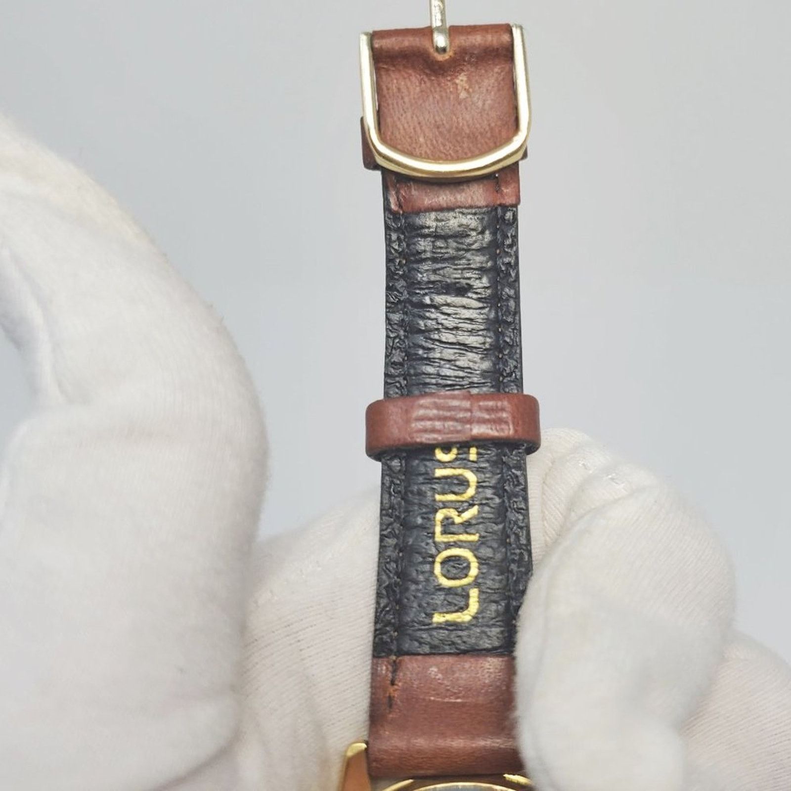 Disney Disney X Lorus Vintage Mickey Mouse Facing Left Gold Watch Size ONE SIZE - 10 Thumbnail