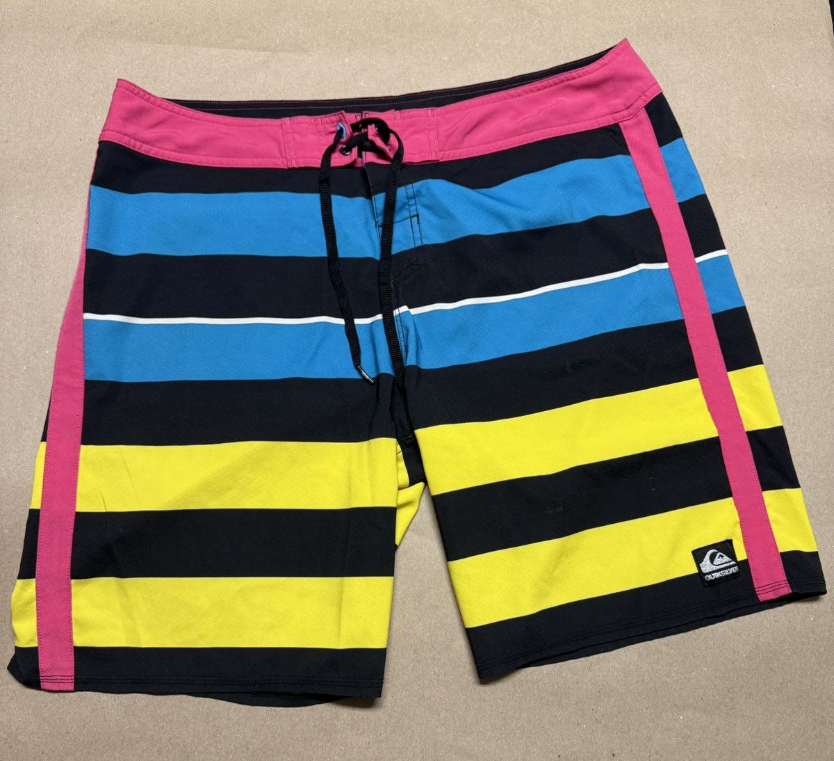 Quiksilver Quicksilver Beach Board shorts Multi Color size 38 Rare! Size US 38 / EU 54 - 1 Thumbnail
