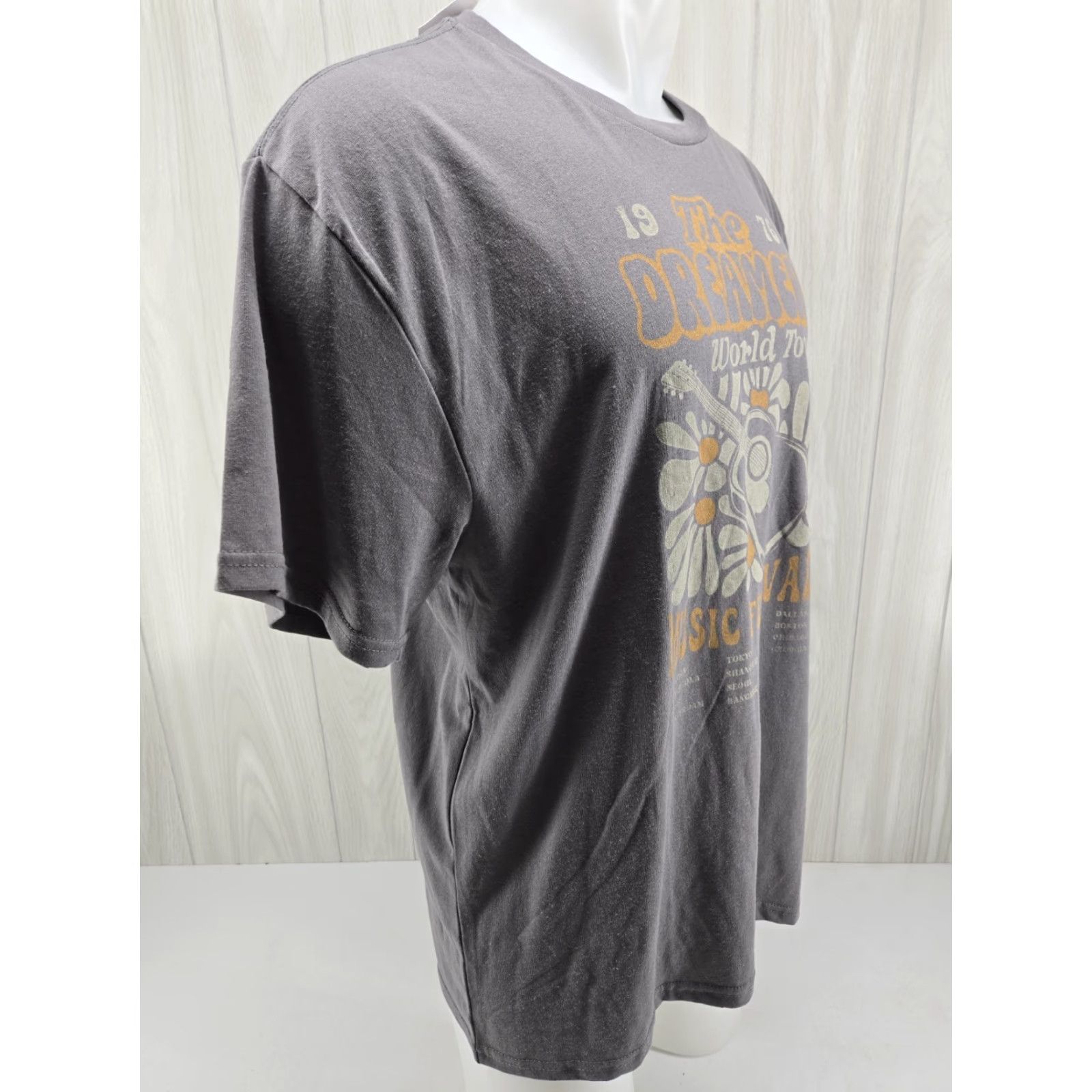 Vintage VINTAGE The Dreamer World Tour Music Festival Gray Short Sleeve T-Shirt Adult XL Size US XL / EU 56 / 4 - 7 Thumbnail