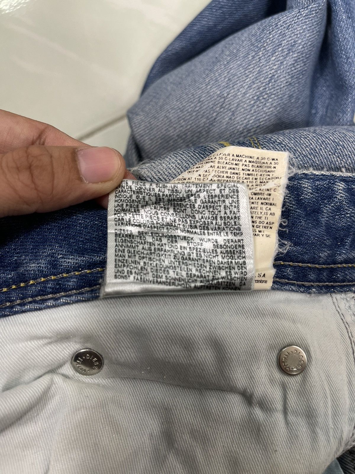 Diesel DIESEL INDUSTRY MADE IN ITALY DISTRESSED JEANS Size US 30 / EU 46 - 23 Thumbnail