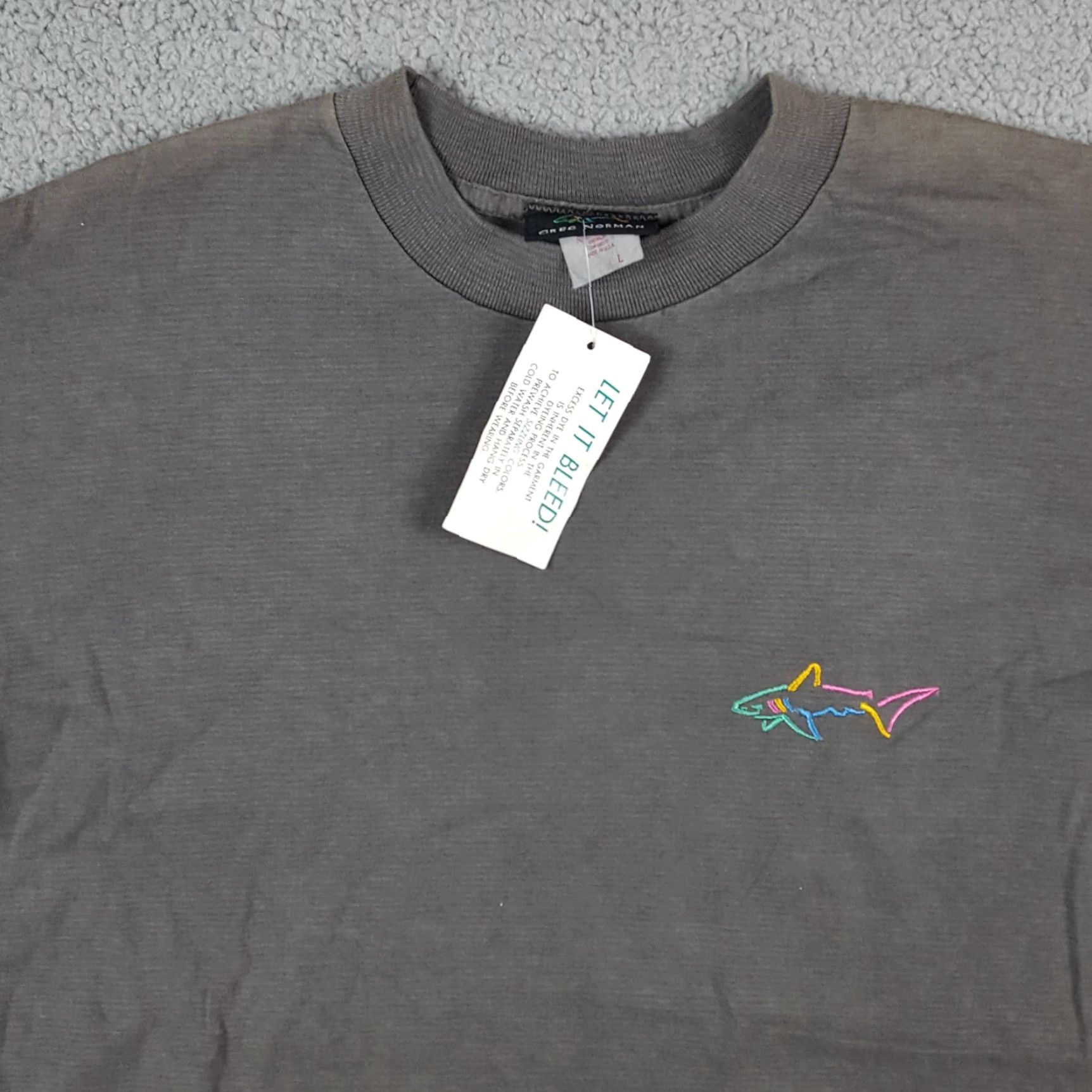 Logo 7 VINTAGE Greg Norman Golf Shark Logo T-Shirt Men's Large Gray 90s Y2K Casual Grunge Embroidered Size US L / EU 52-54 / 3 - 2 Thumbnail
