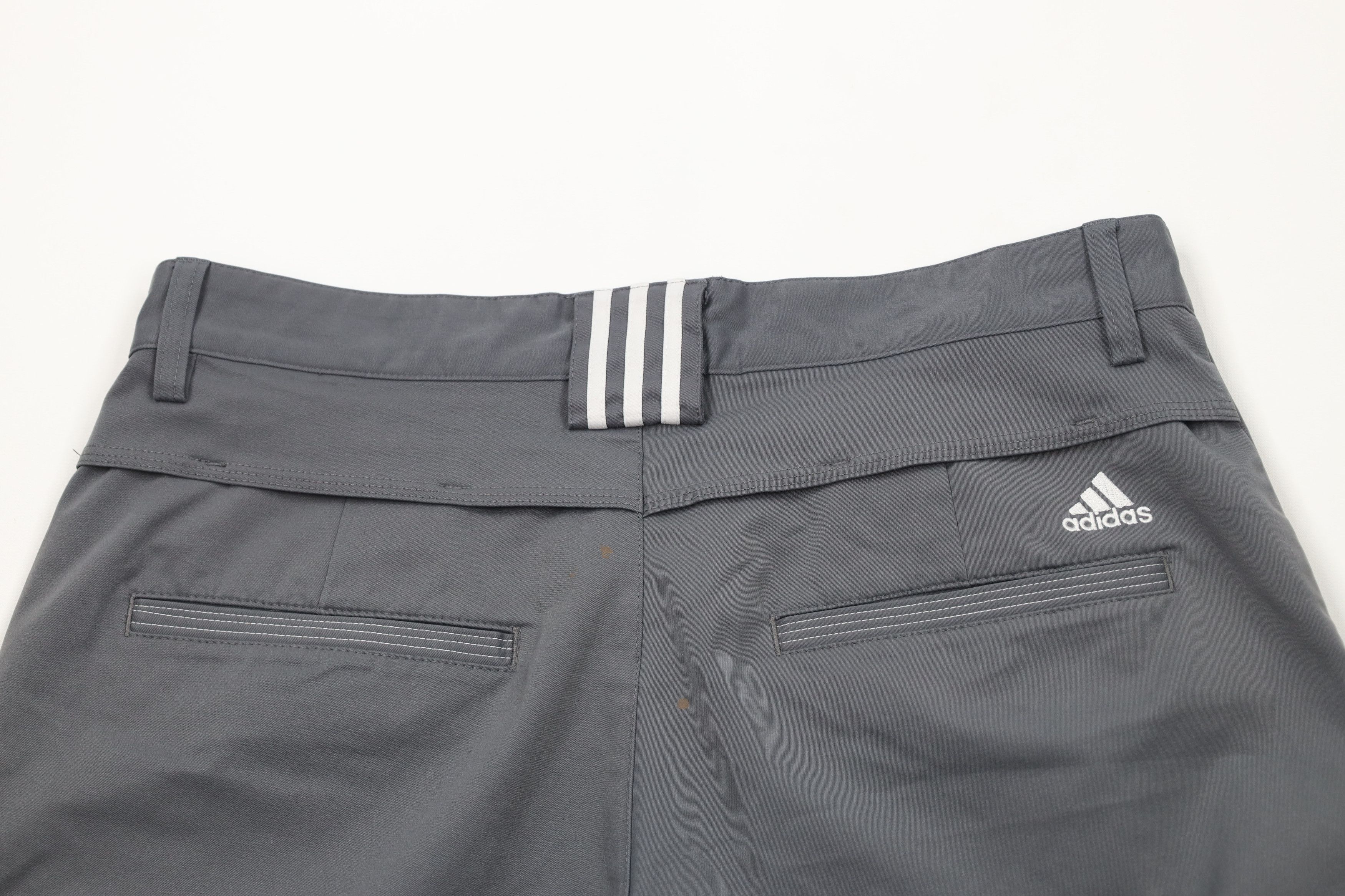 Adidas × Vintage Adidas Golf Spell Out Vented Tech Golfing Chino Shorts Gray Size US 30 / EU 46 - 10 Thumbnail