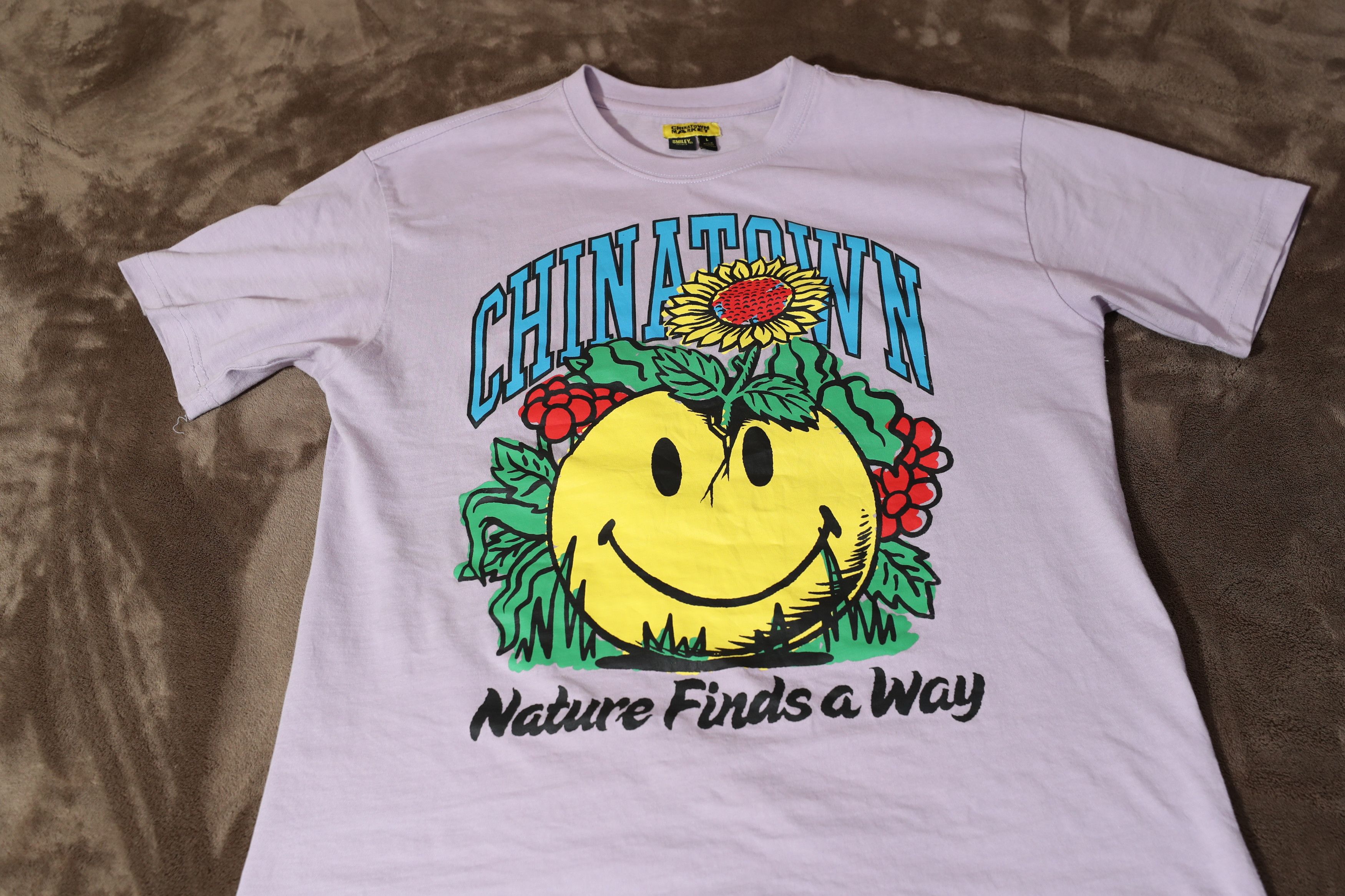 Other Chinatown Market x Smiley Nature Finds a Way Tee (L) Size US L / EU 52-54 / 3 - 3 Thumbnail