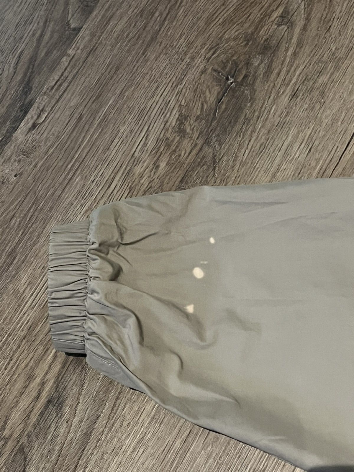 Essentials FOG ESSENTIALS WINDBREAKER TAUPE Size US S / EU 44-46 / 1 - 5 Thumbnail
