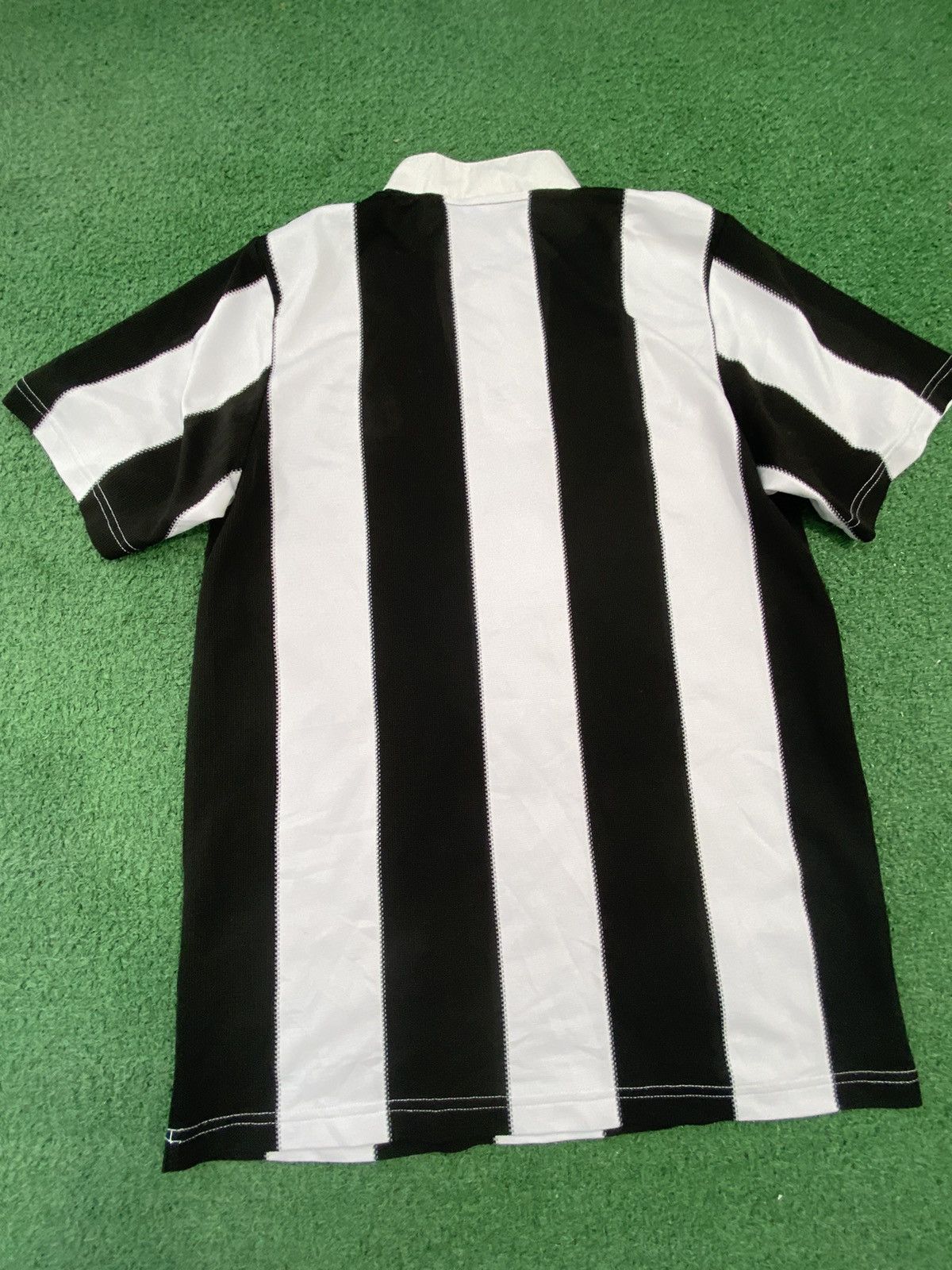 Other Newcastle united jersey tee Size US M / EU 48-50 / 2 - 6 Thumbnail