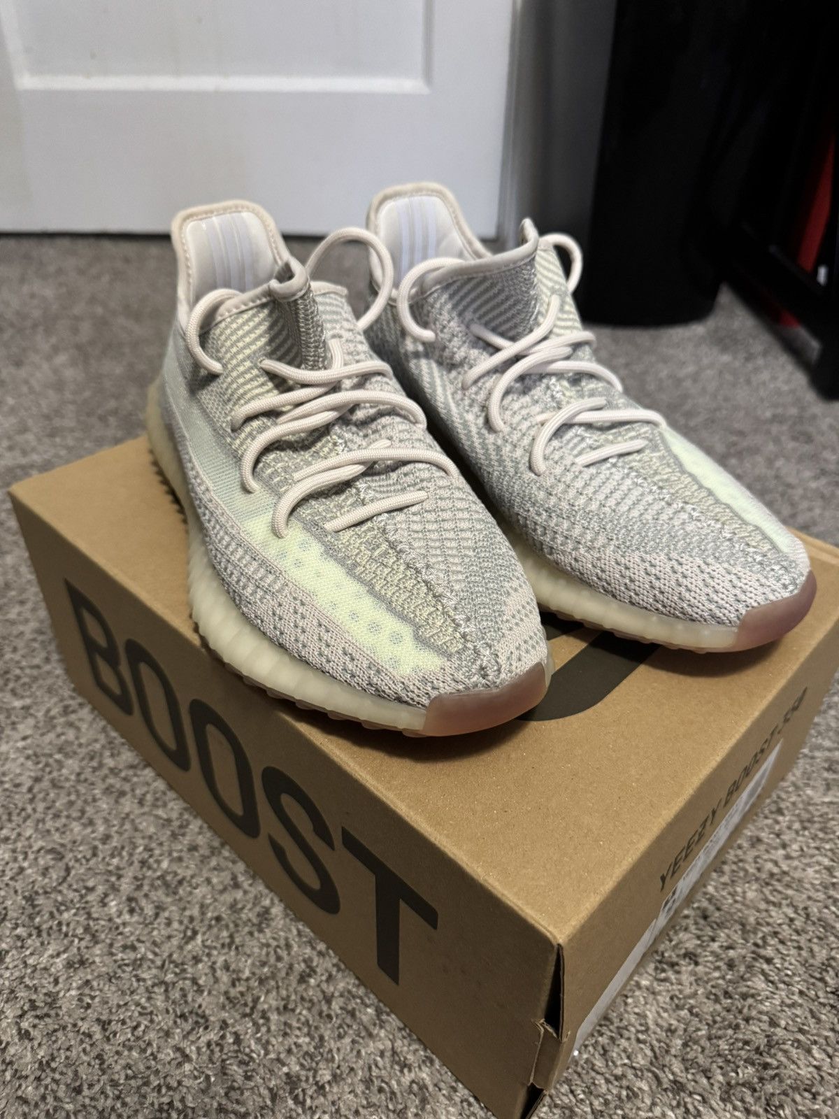 Yeezy Adidas Yeezy Boost 350 V2 “Citrin” Non Reflective Size US 9.5 / EU 42-43 - 2 Thumbnail